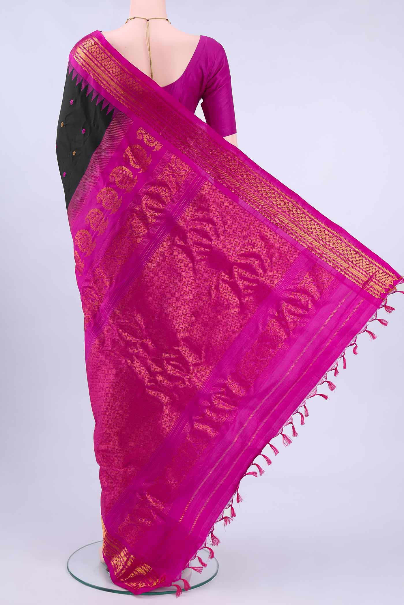 pallu body
