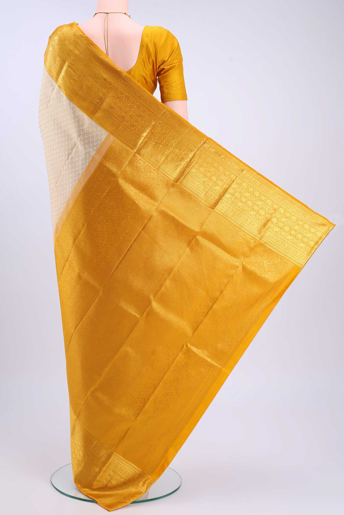 pallu body