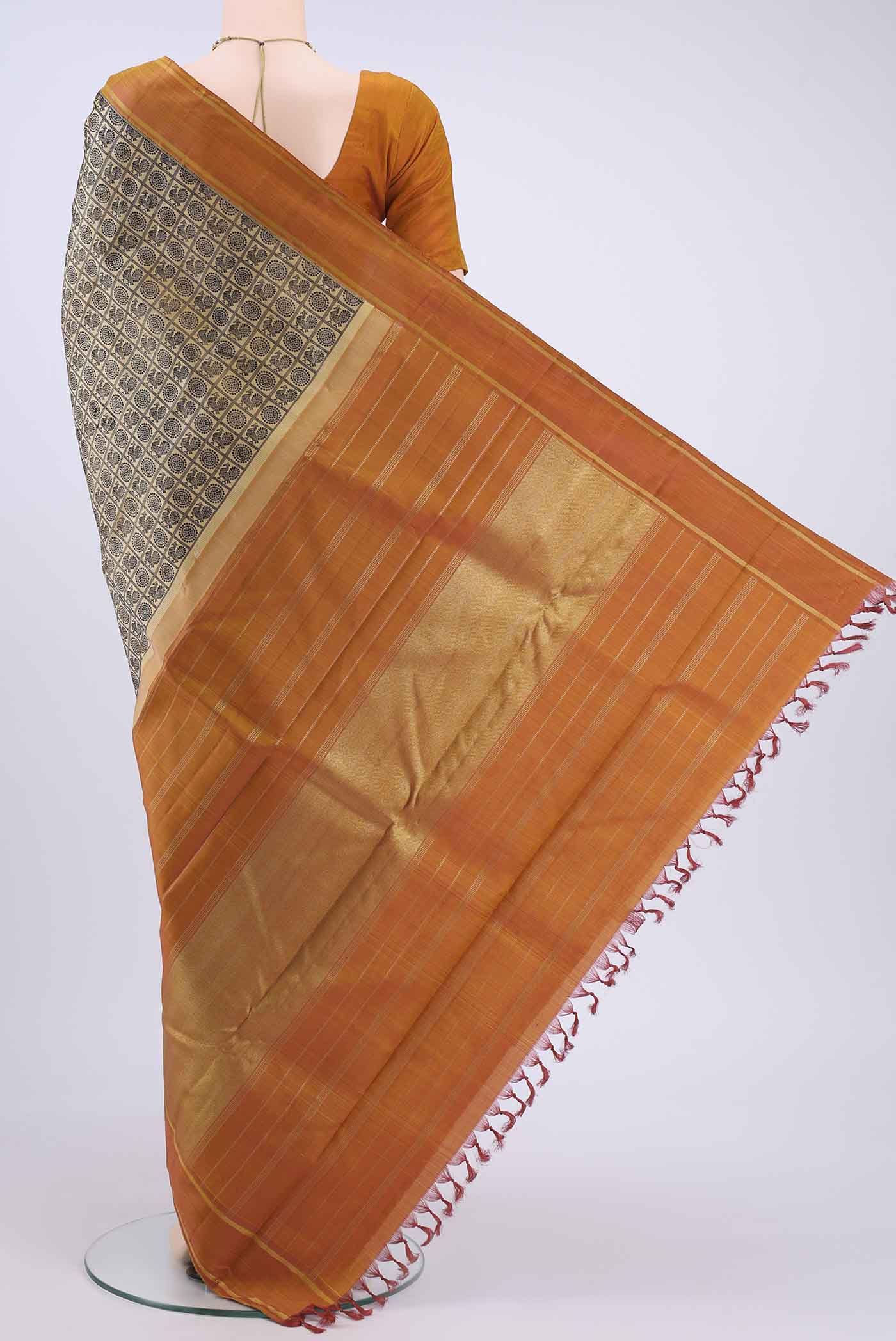pallu body