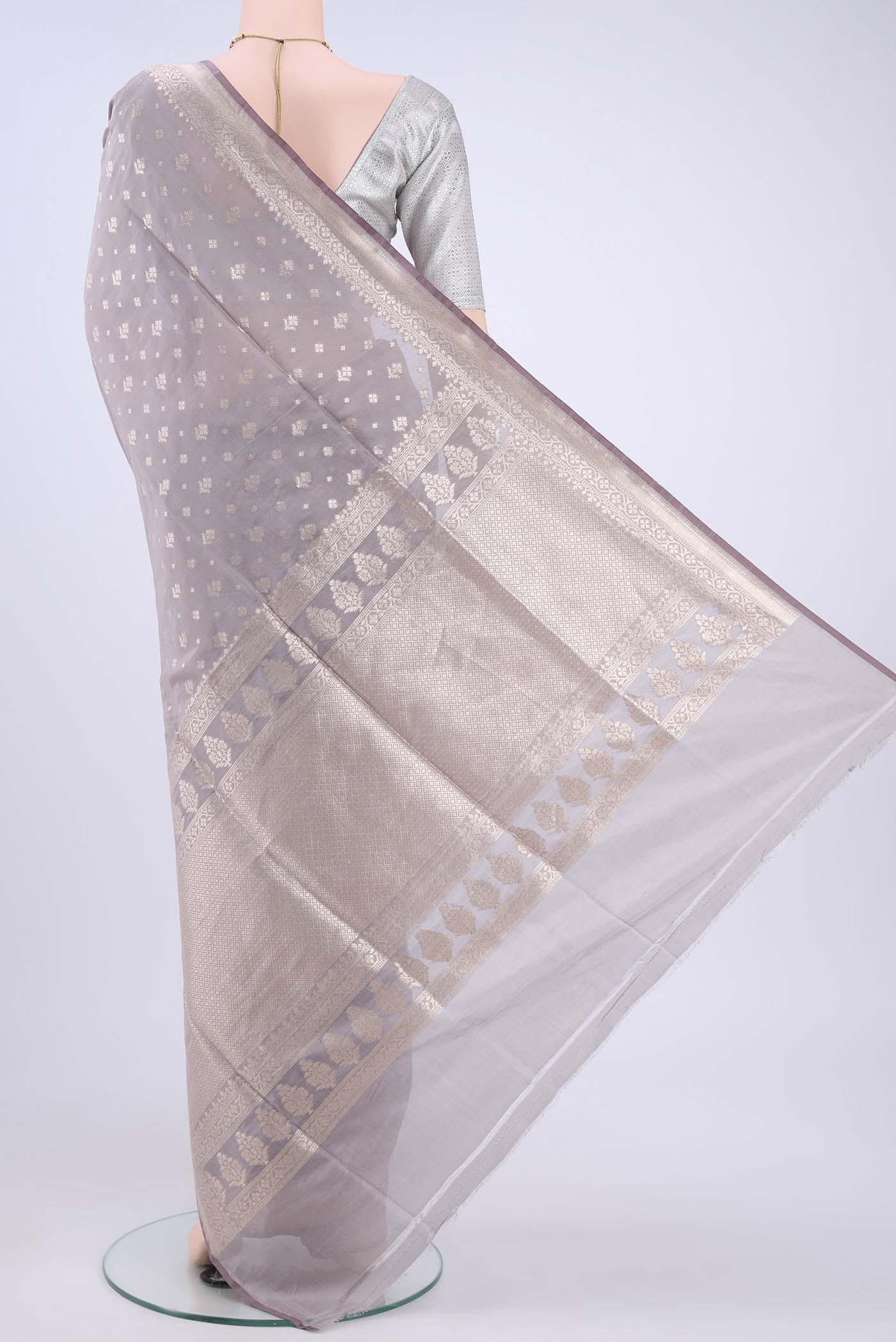 pallu body