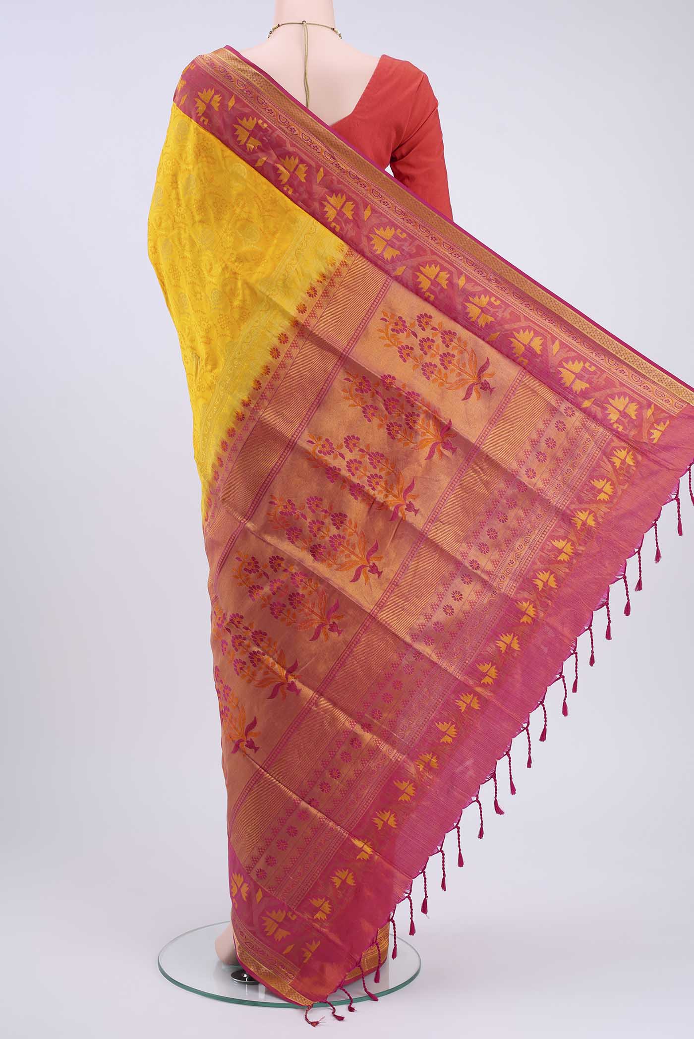 pallu body