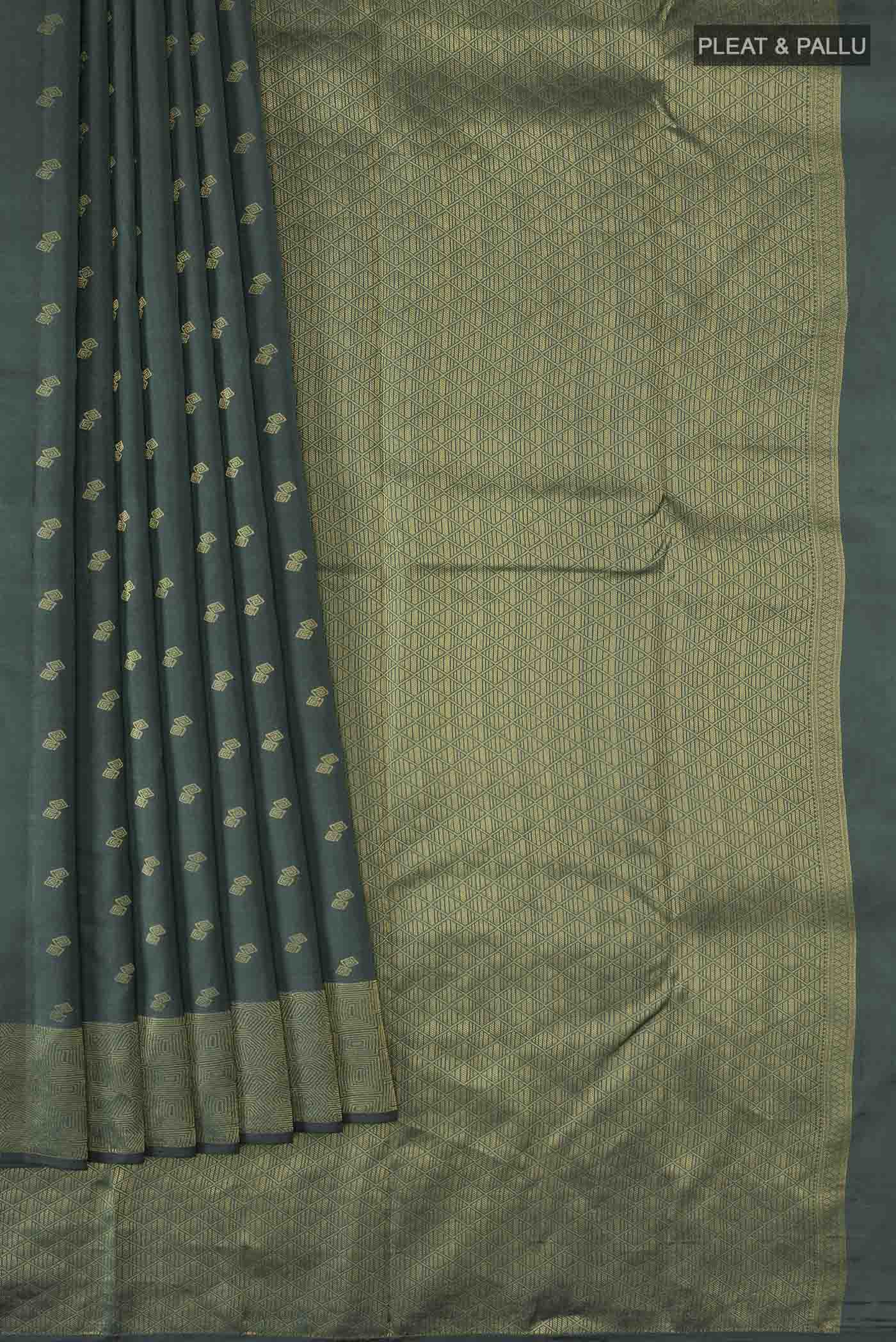 pleats pallu
