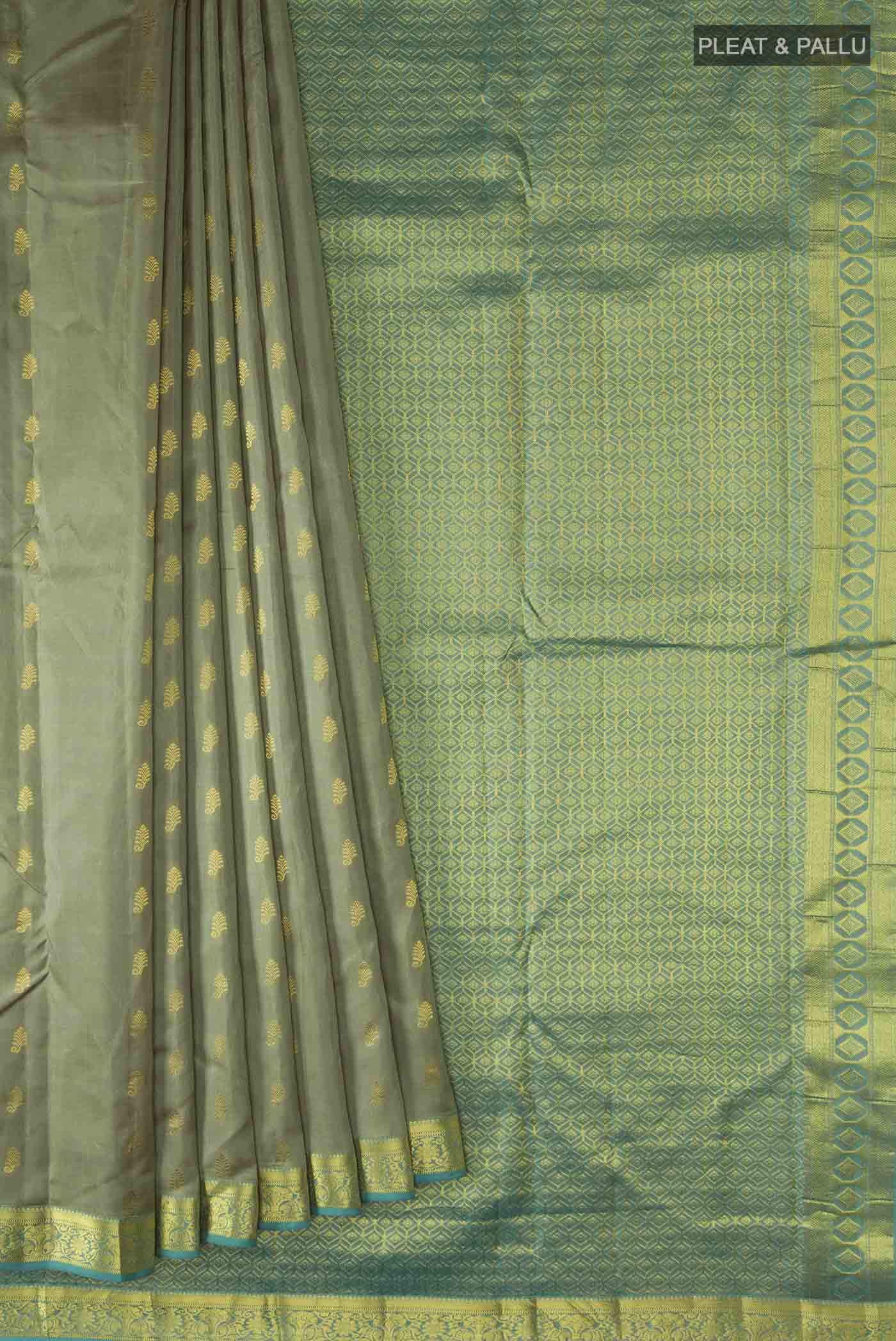 pleats pallu