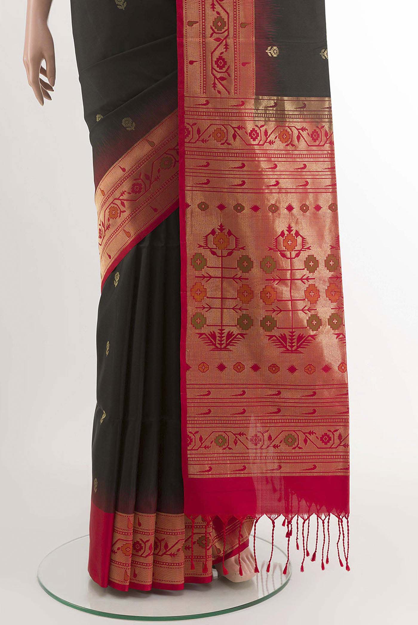 pleats pallu