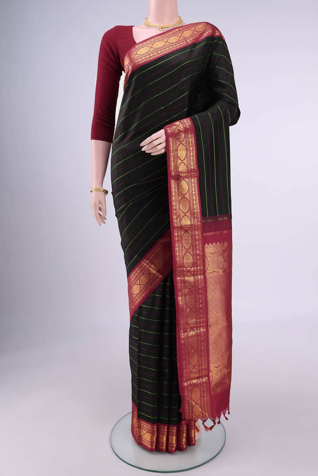 Pure Silk Pure Zari Black Dual Tone Kanchipuram Saree