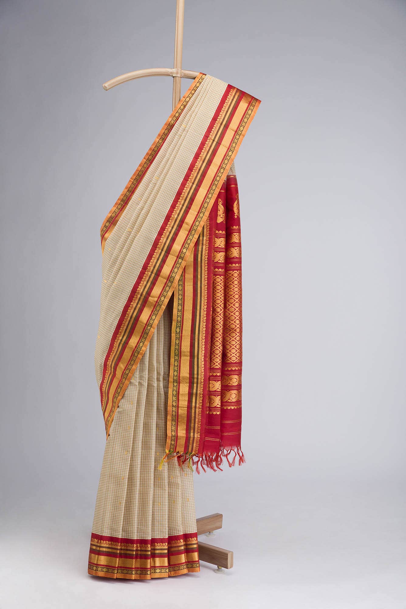 Beige Gadwal Silk Cotton Saree