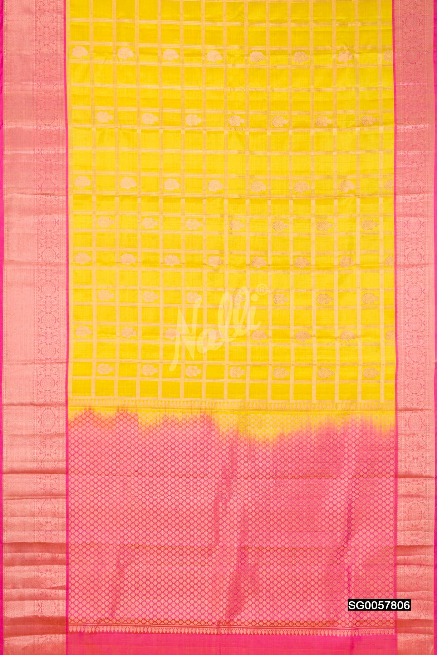 Parrot Green Kanchipuram Silk Saree