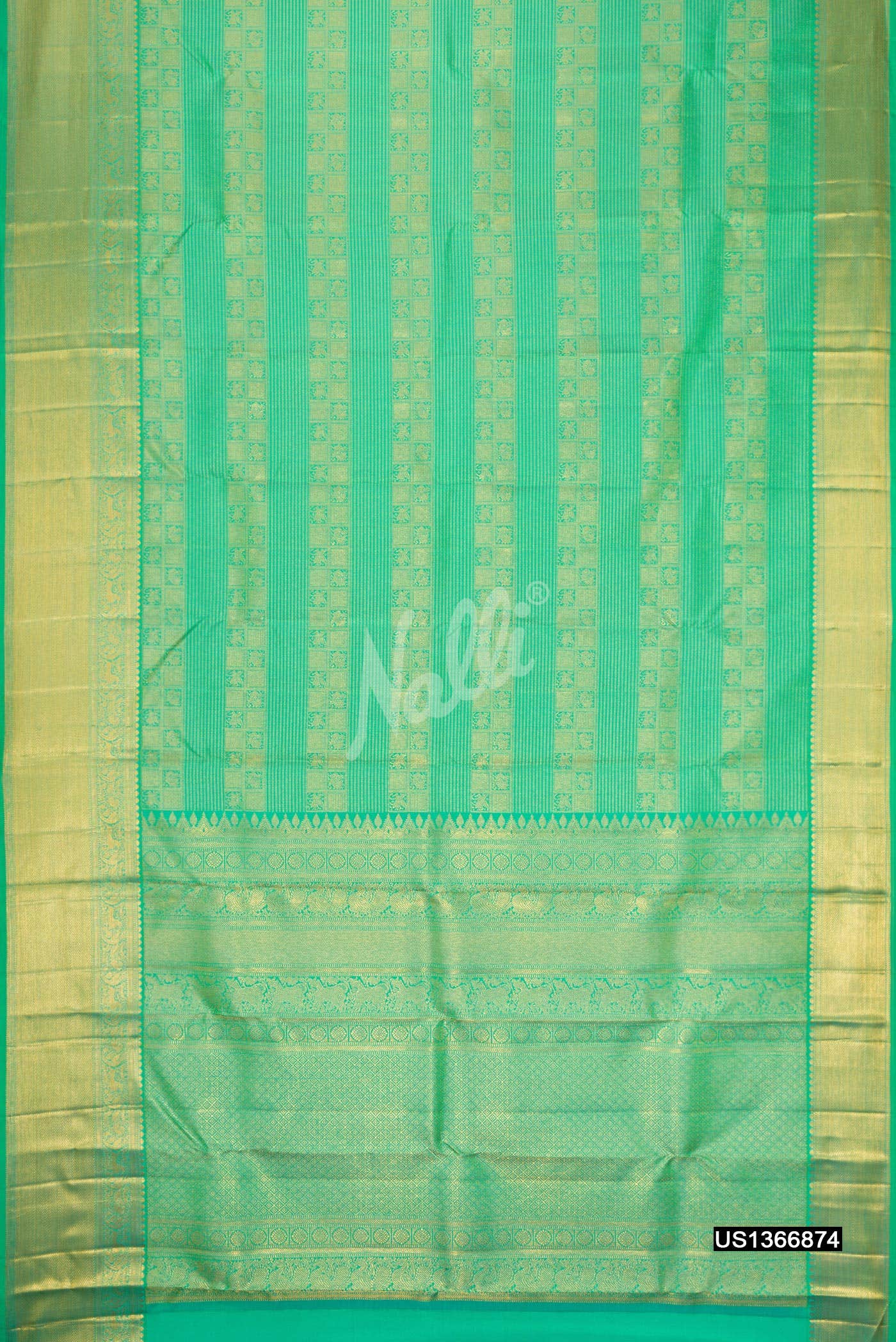 Parrot Green Kanchipuram Silk Saree