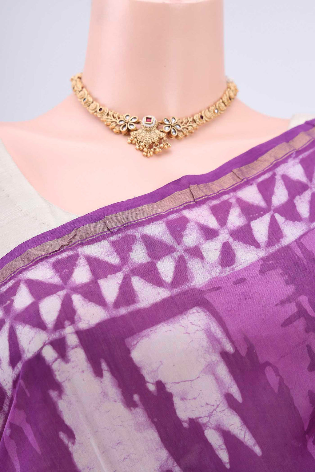 Border image of Magenta Chanderi Silk Cotton Saree with Printed design on the body and Zari Border. 