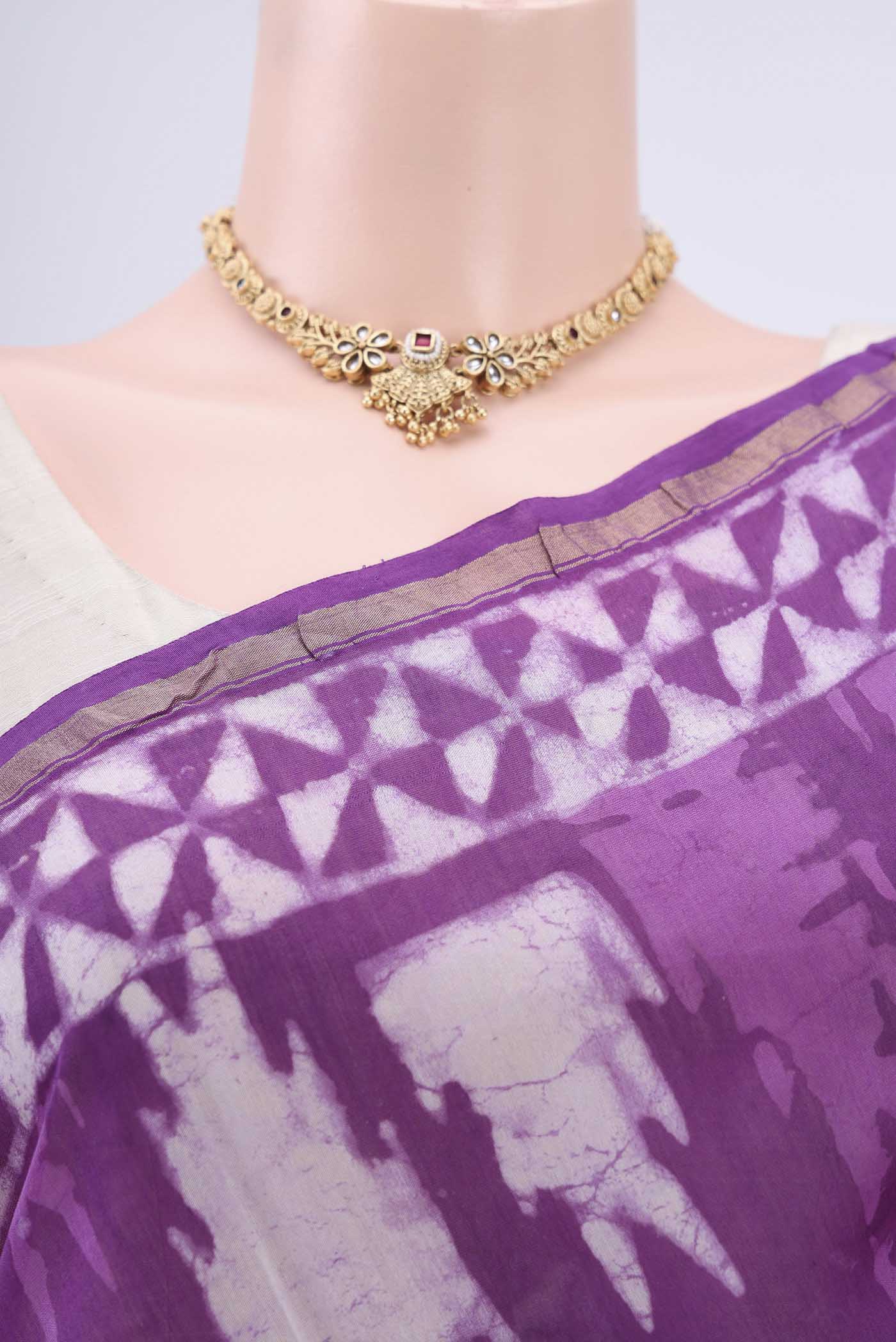 Border image of Magenta Chanderi Silk Cotton Saree with Printed design on the body and Zari Border. 