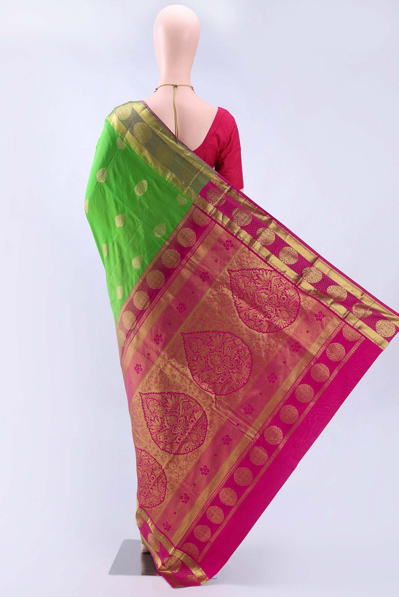pallu body
