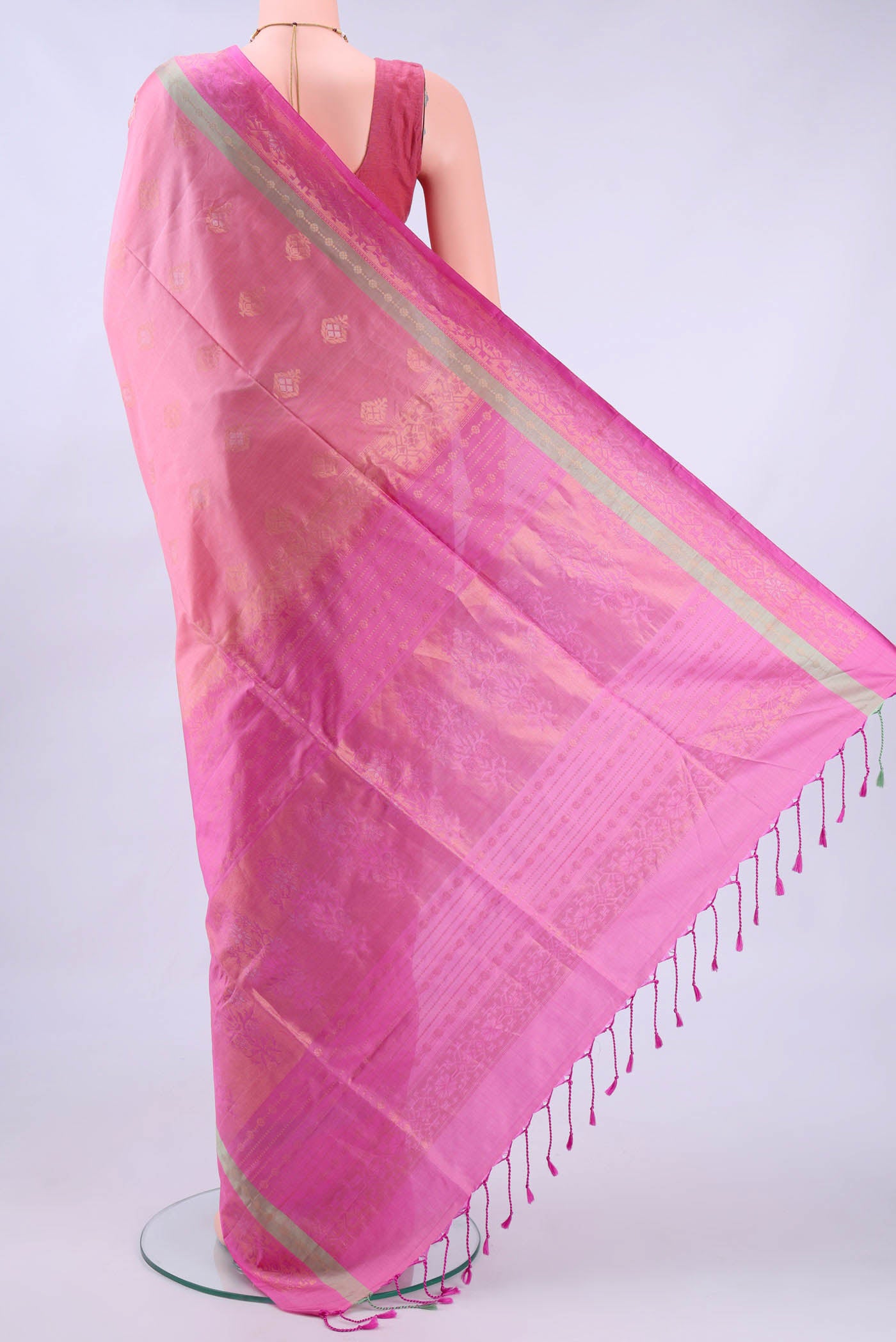 pallu body