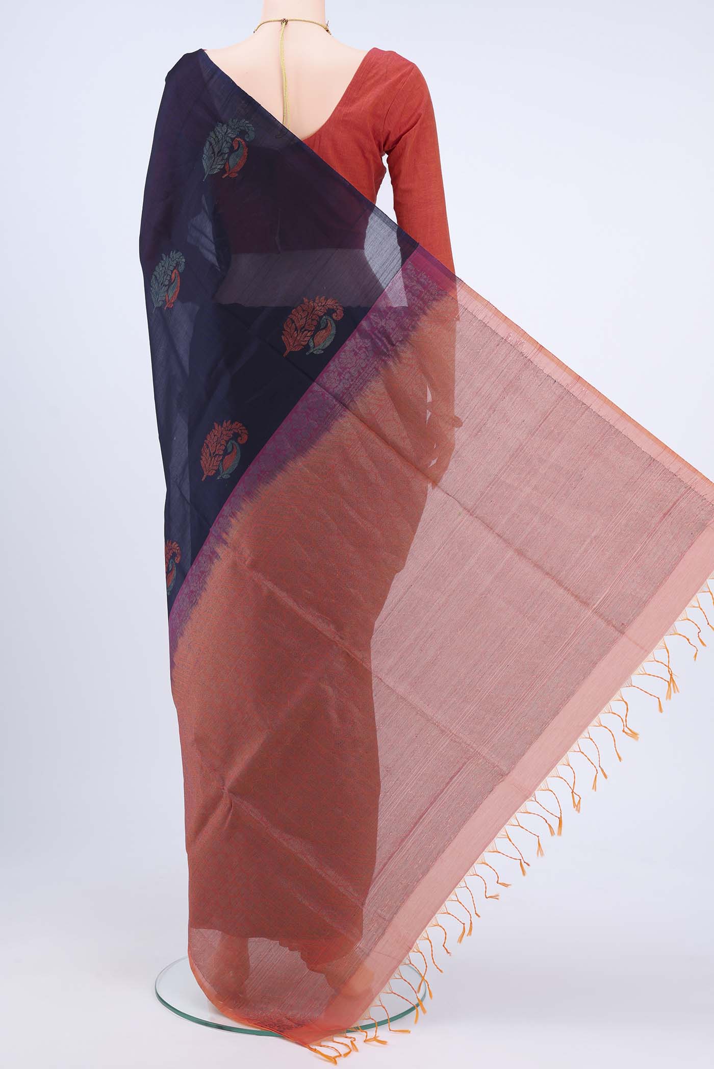 pallu body