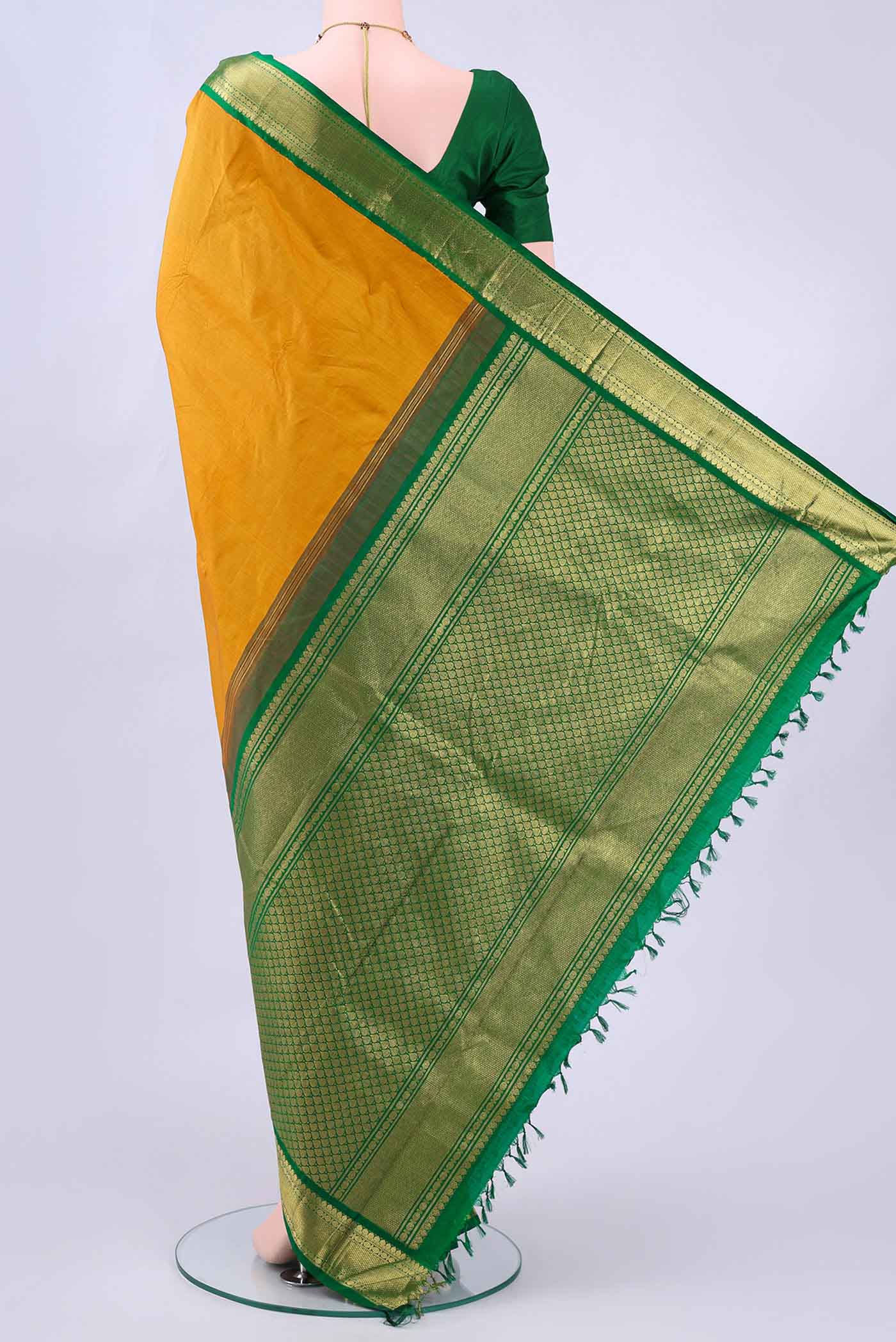 pallu body