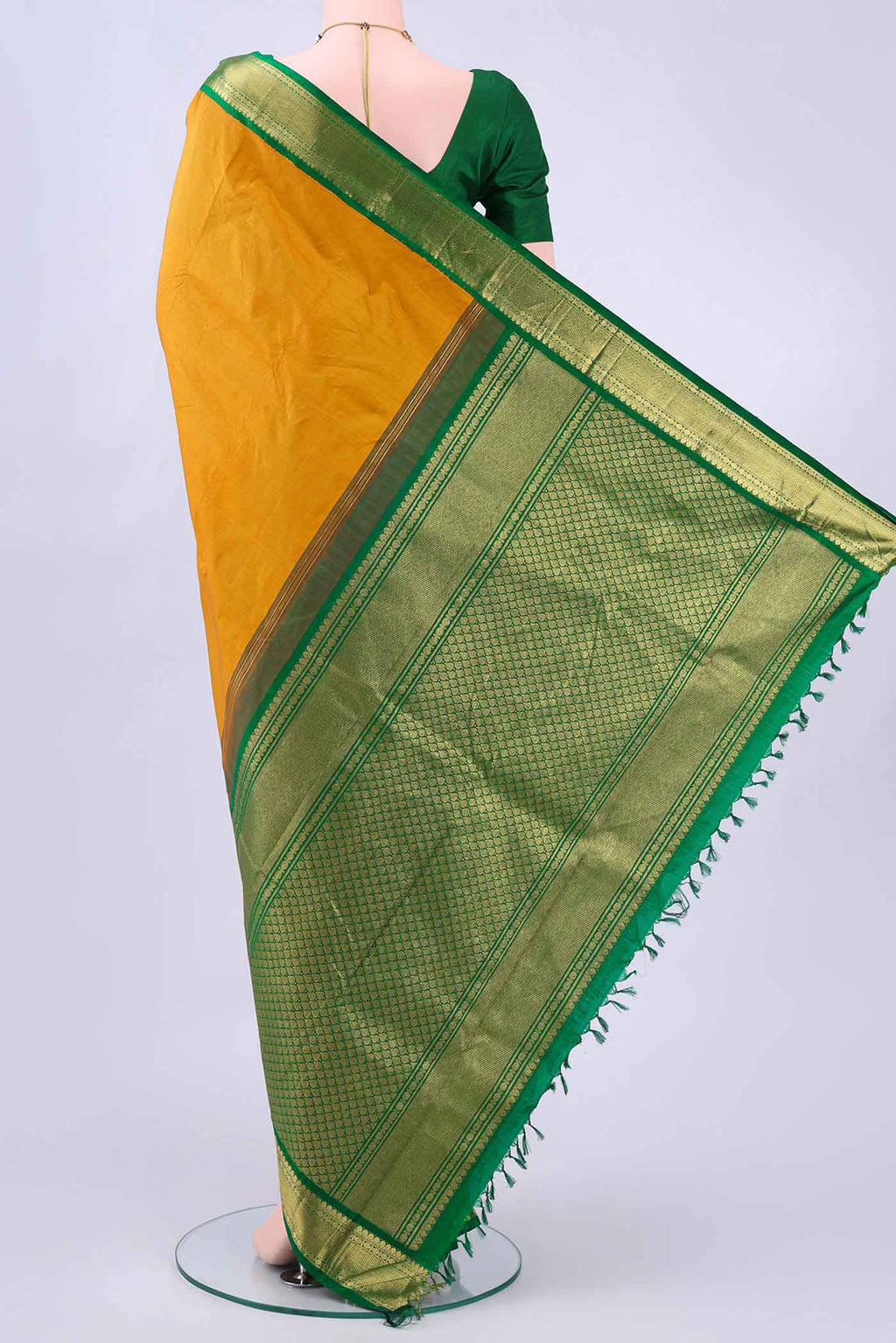 pallu body