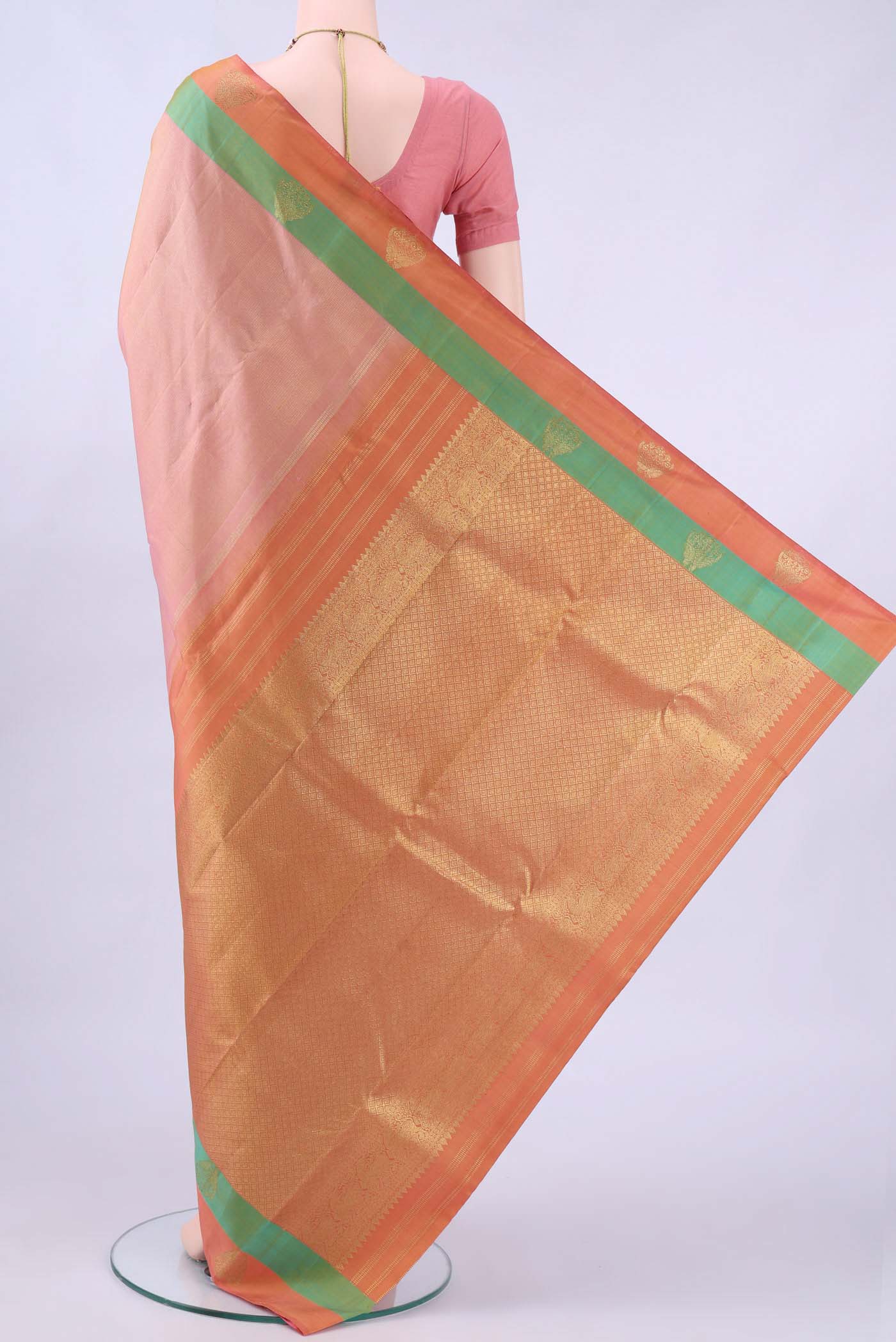 pallu body