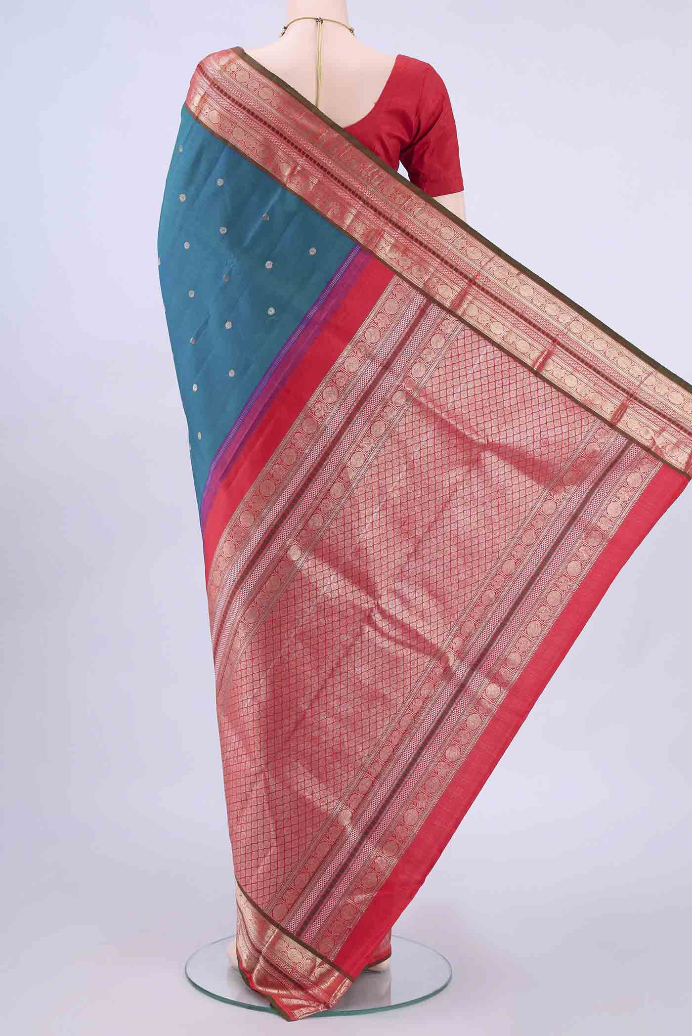 pallu body