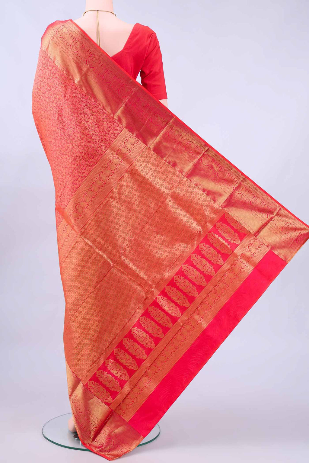 pallu body