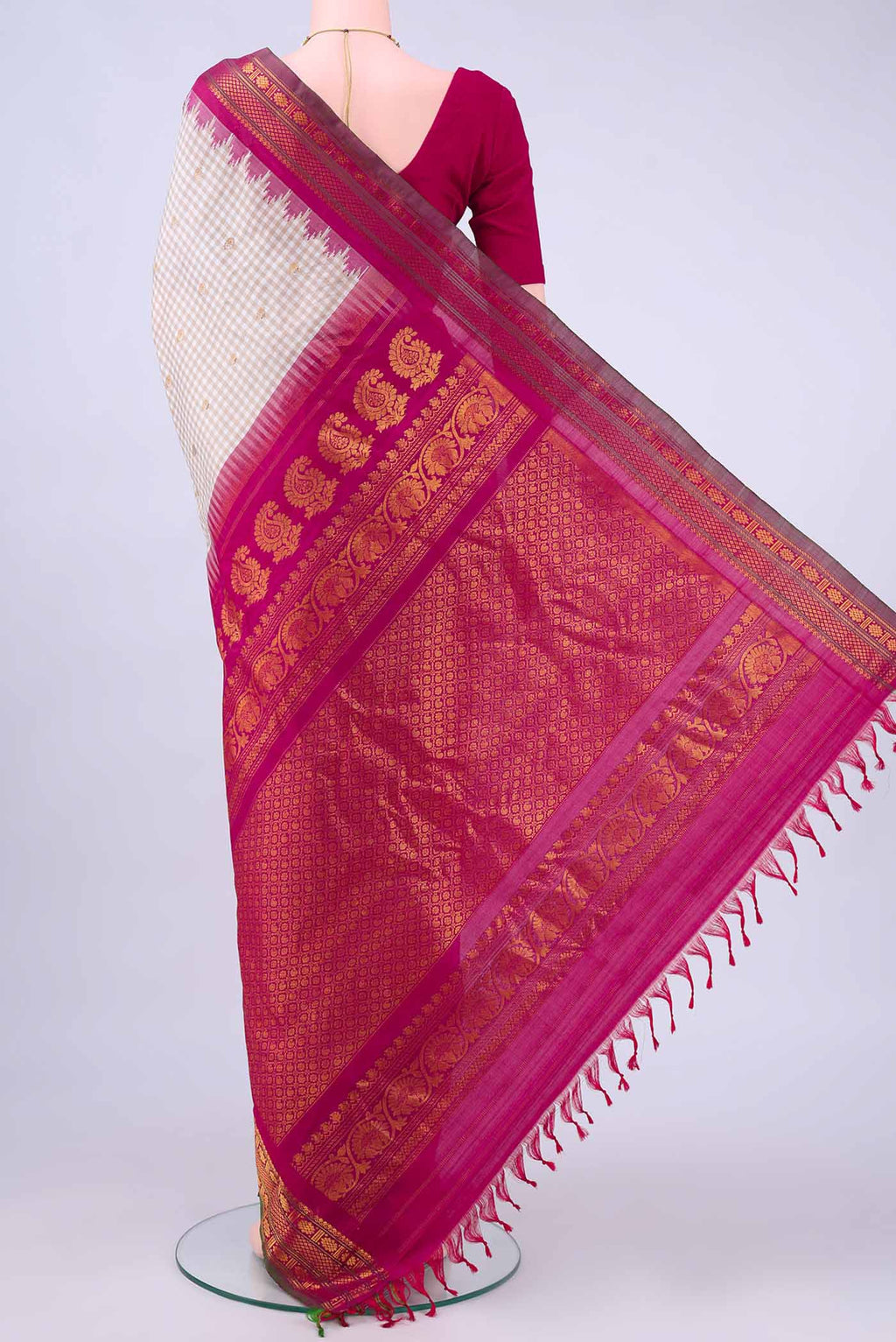pallu body