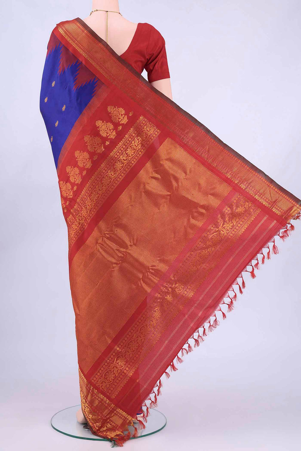 pallu body