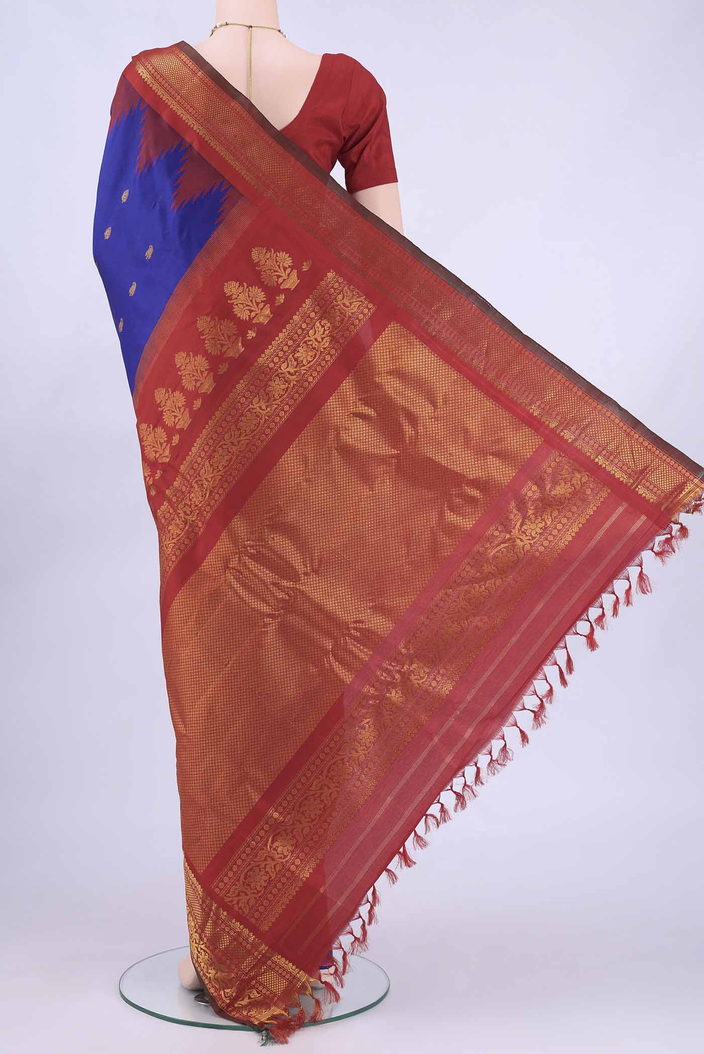 pallu body