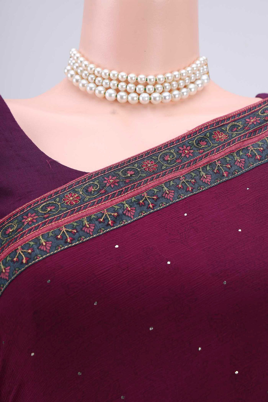 Border image of Purple Mysore Chiffon Saree with Embroidery on the body and Embroidery Border. 