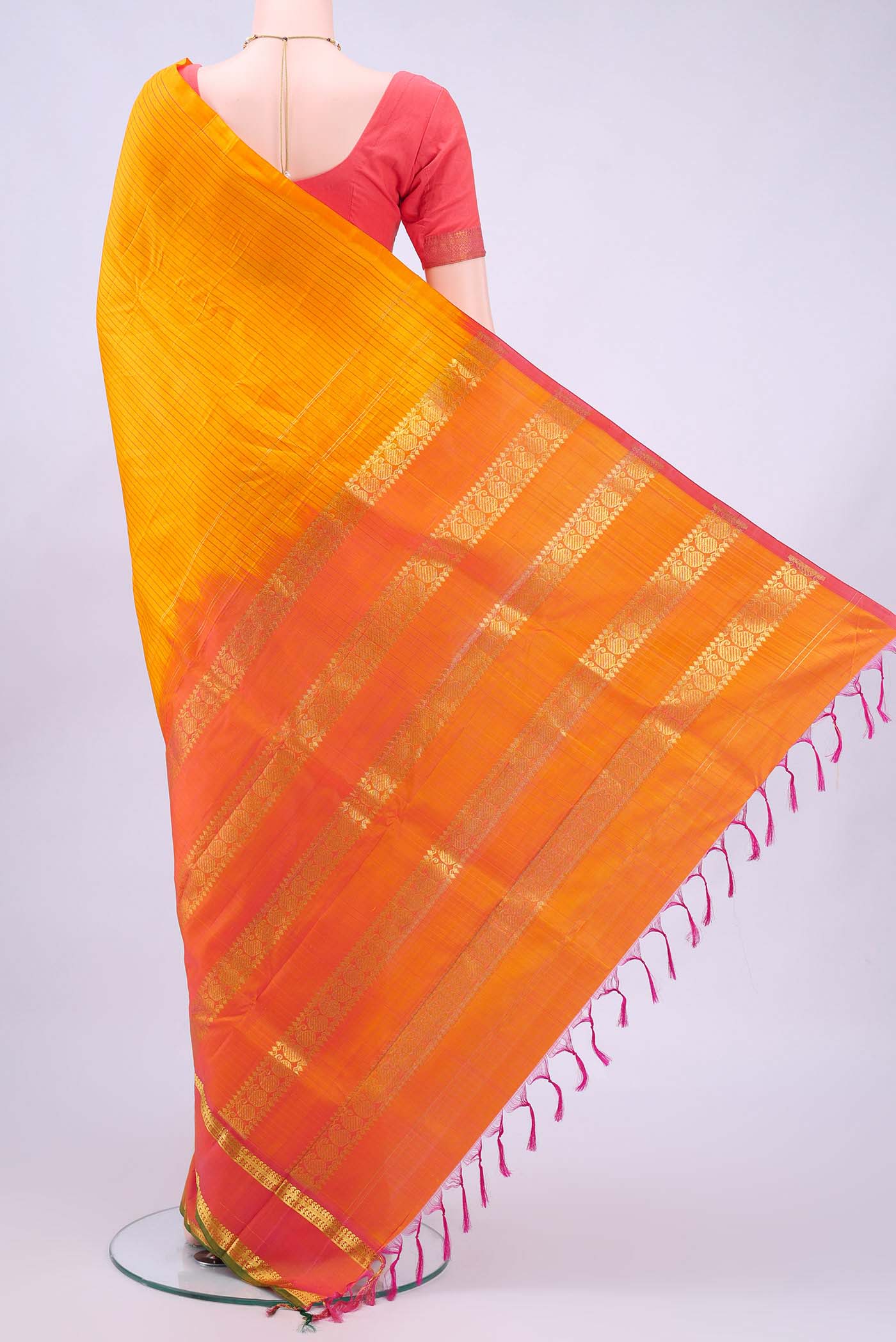 pallu body