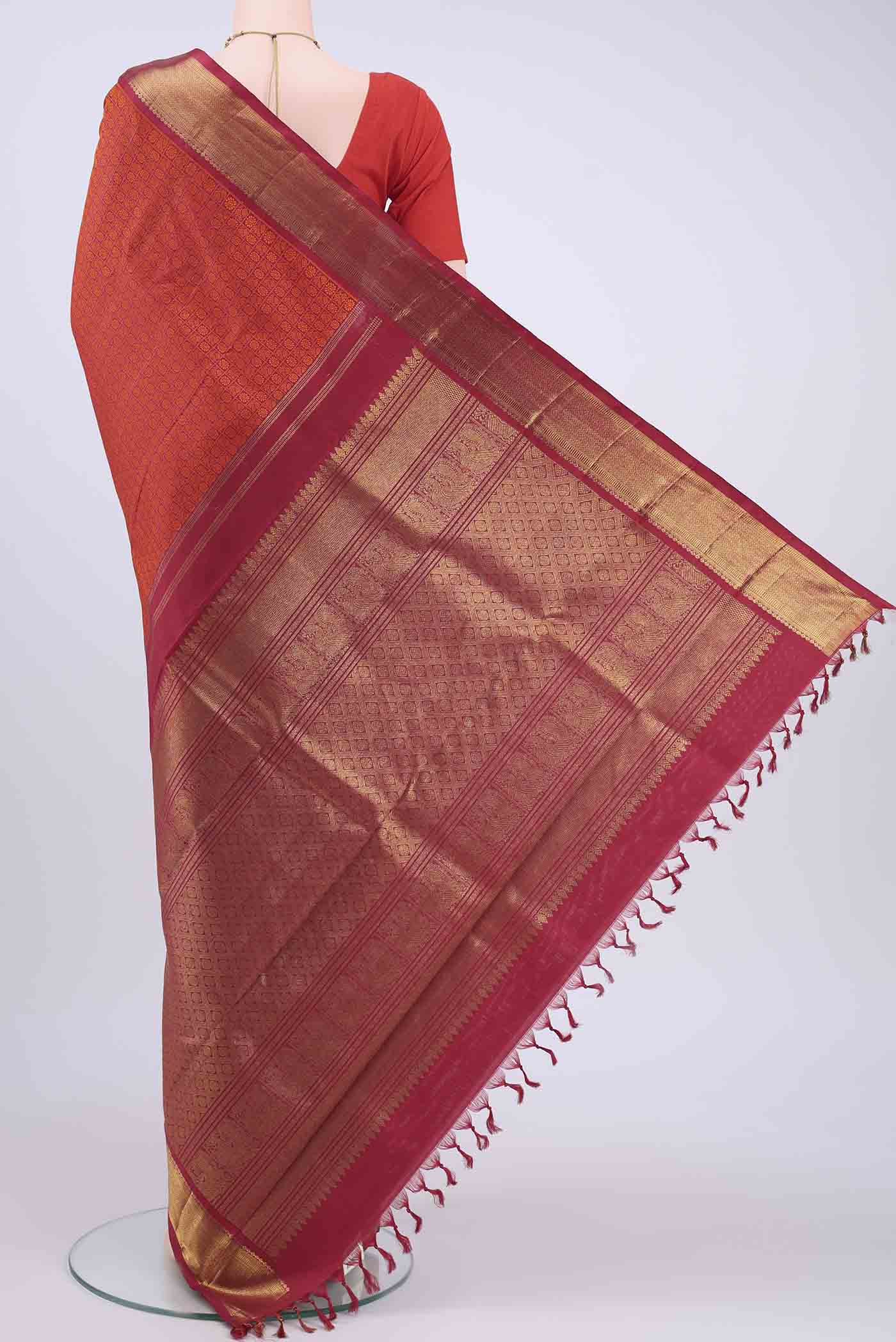 pallu body