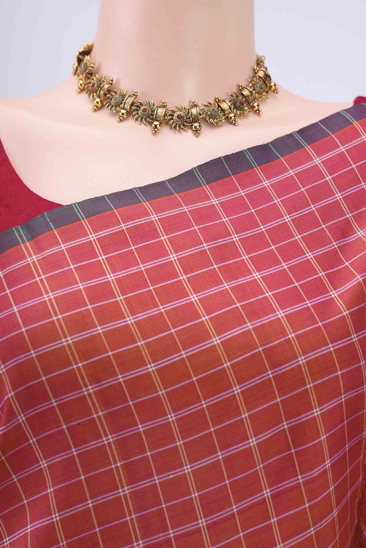 Border image of Pink with Orange Color Kanchipuram Silk Saree with Checked design on the body and Without Border