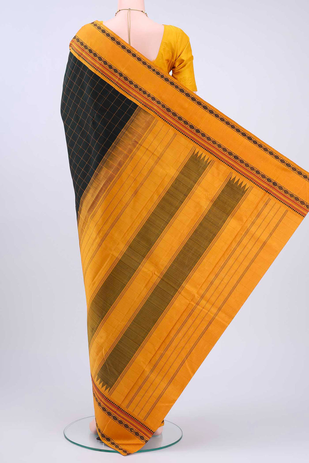 pallu body