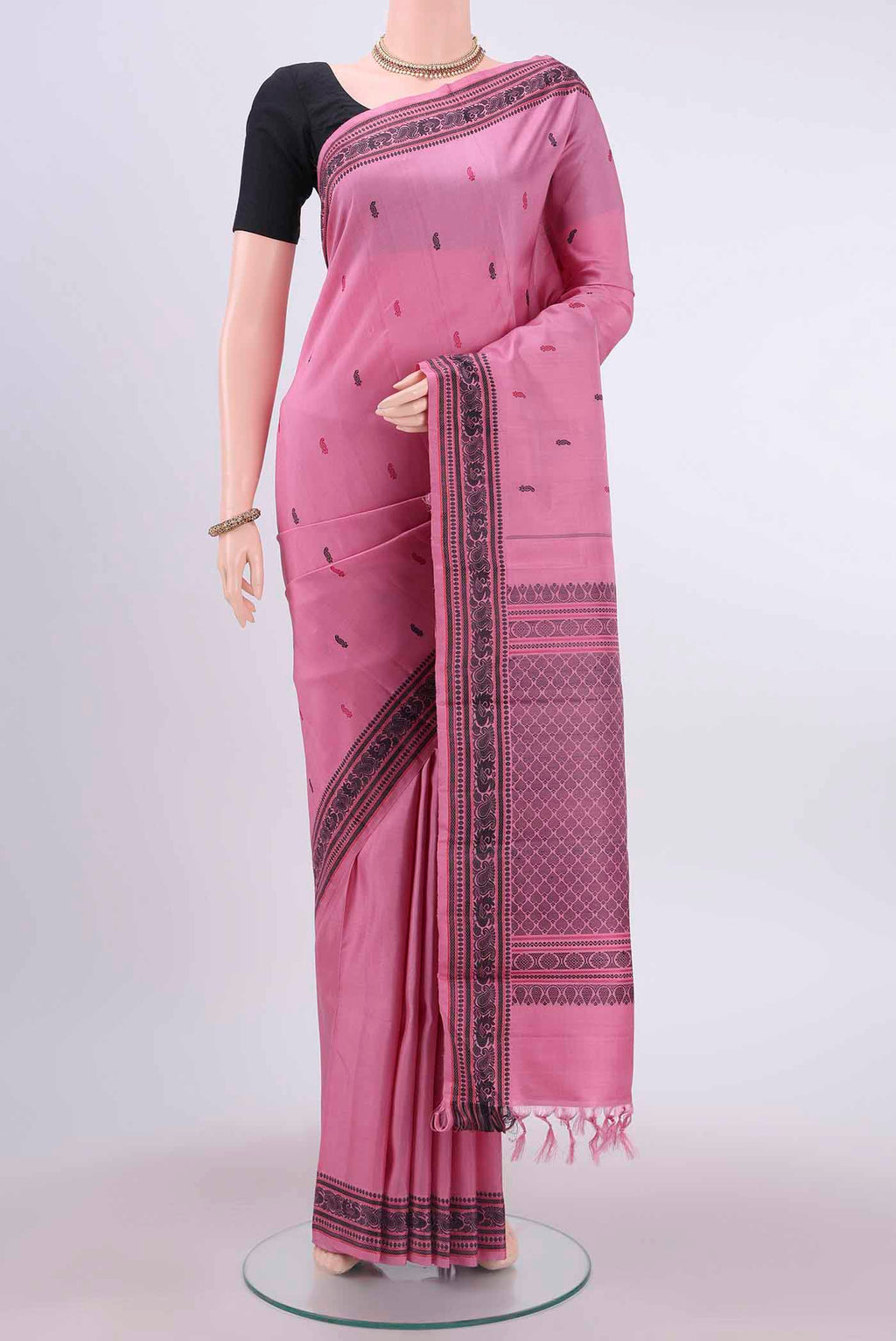Rose pink Dual Tone Kanchipuram Silk Saree with Thread Butta on the body and Thread Border displayed on a mannequin