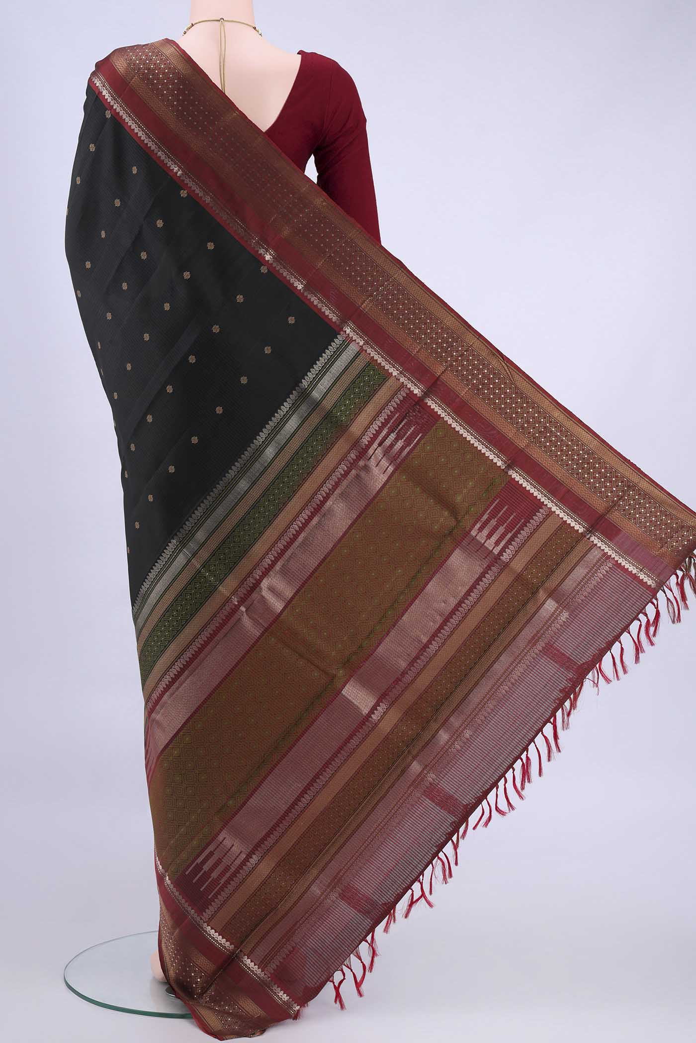 pallu body