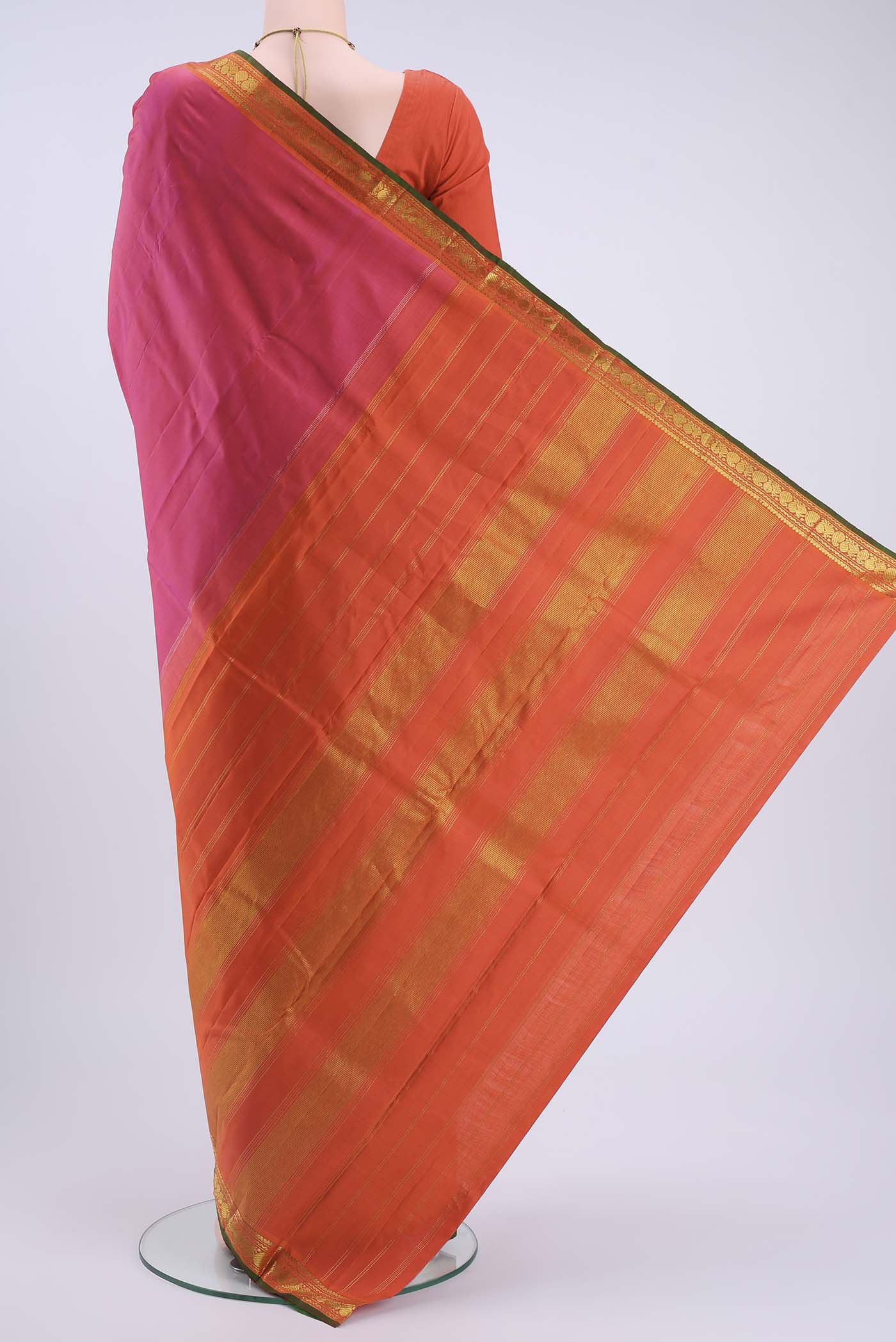 pallu body