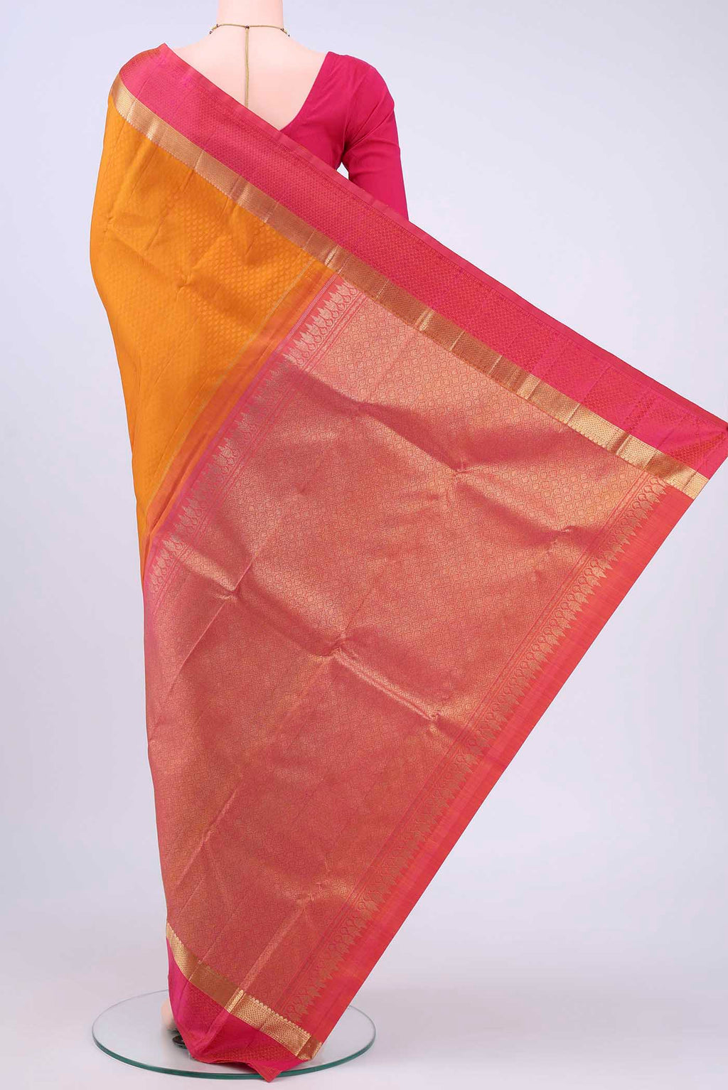 pallu body