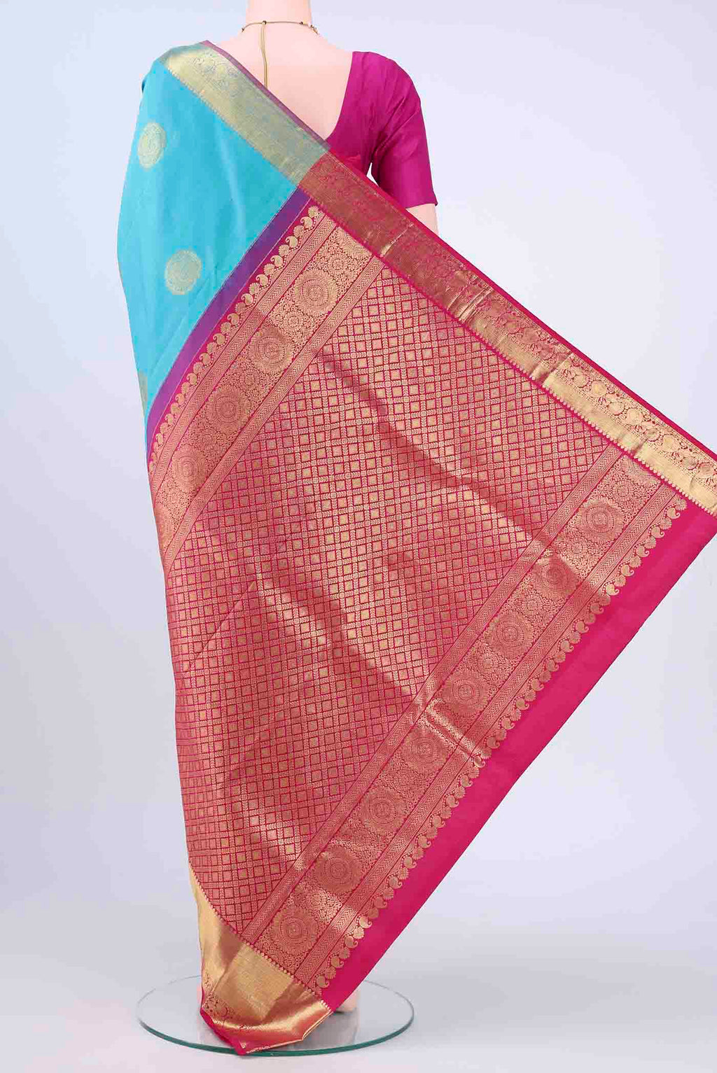 pallu body