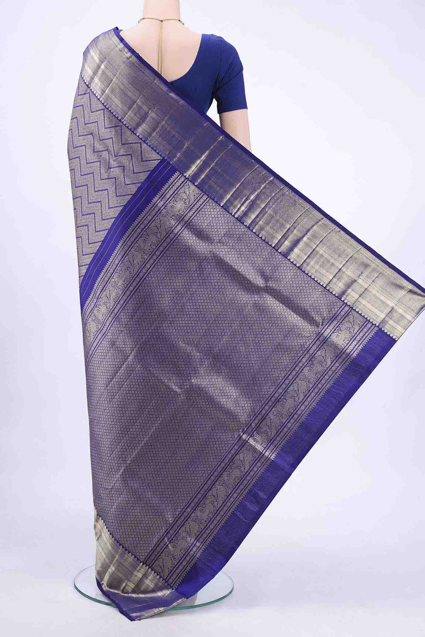 pallu body