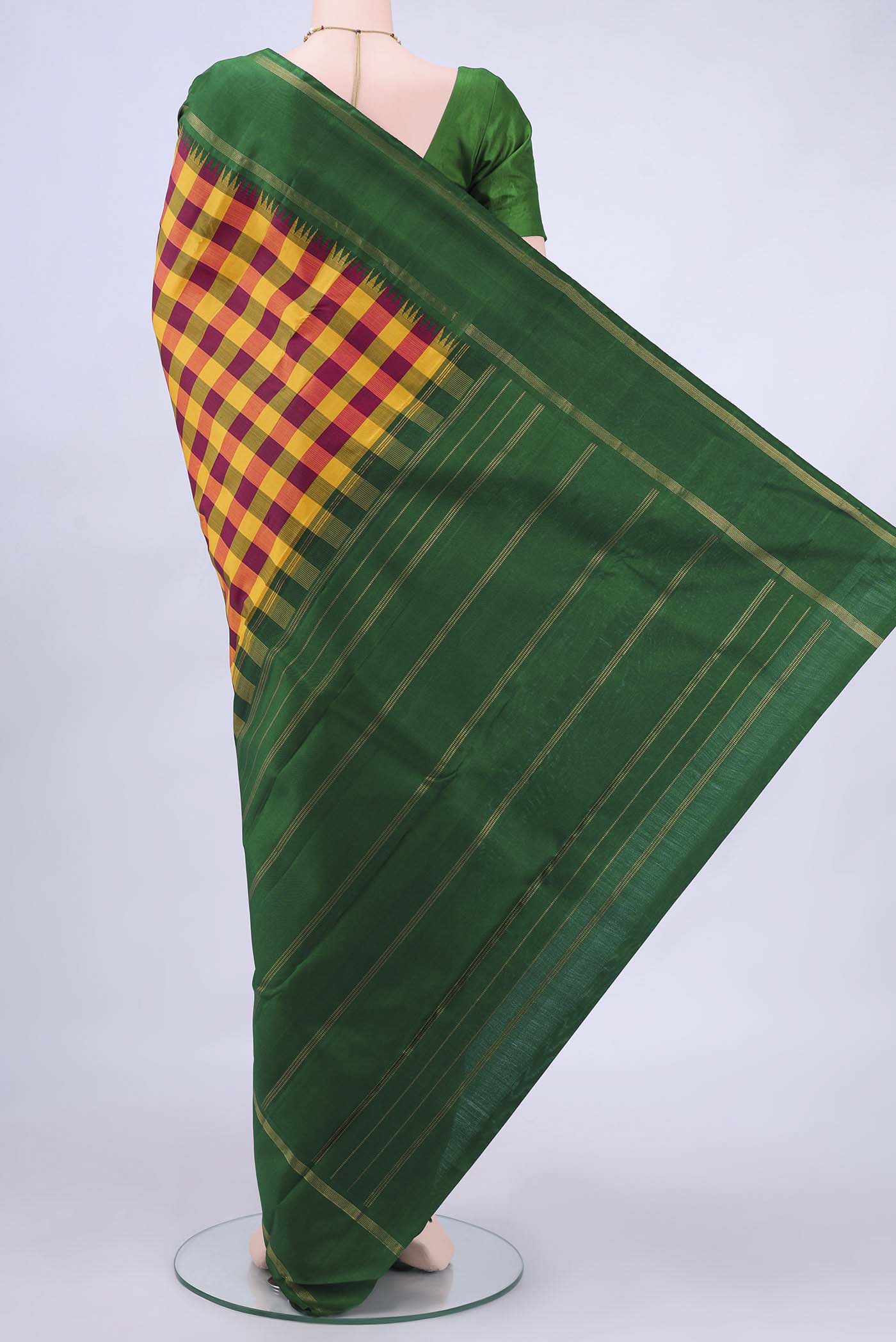 pallu body