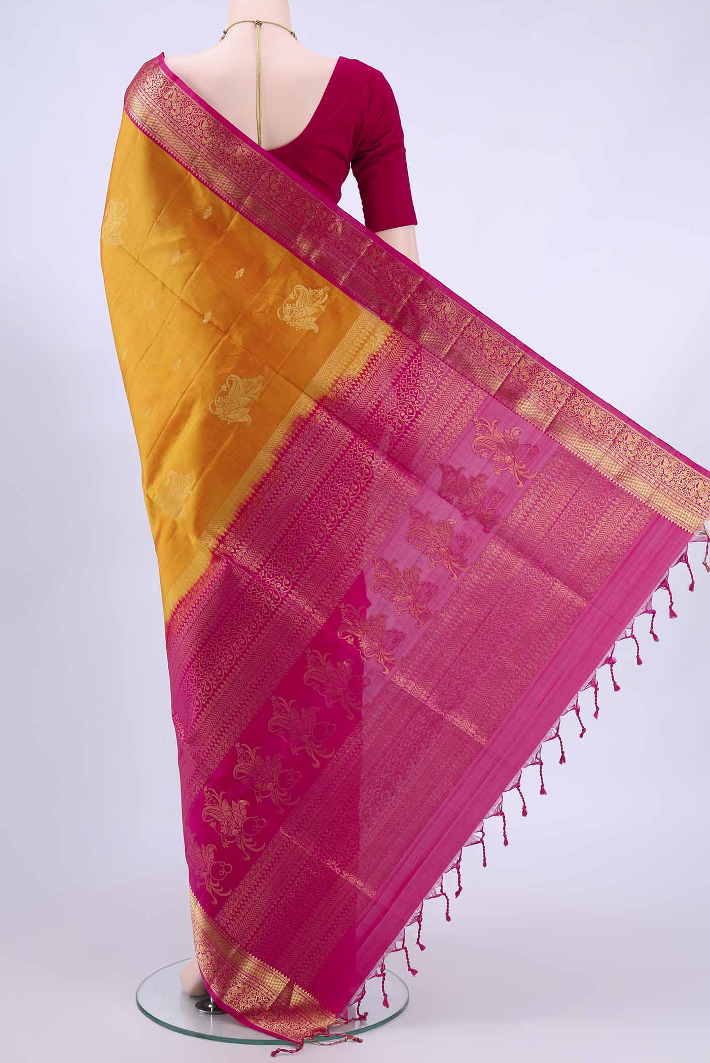 pallu body