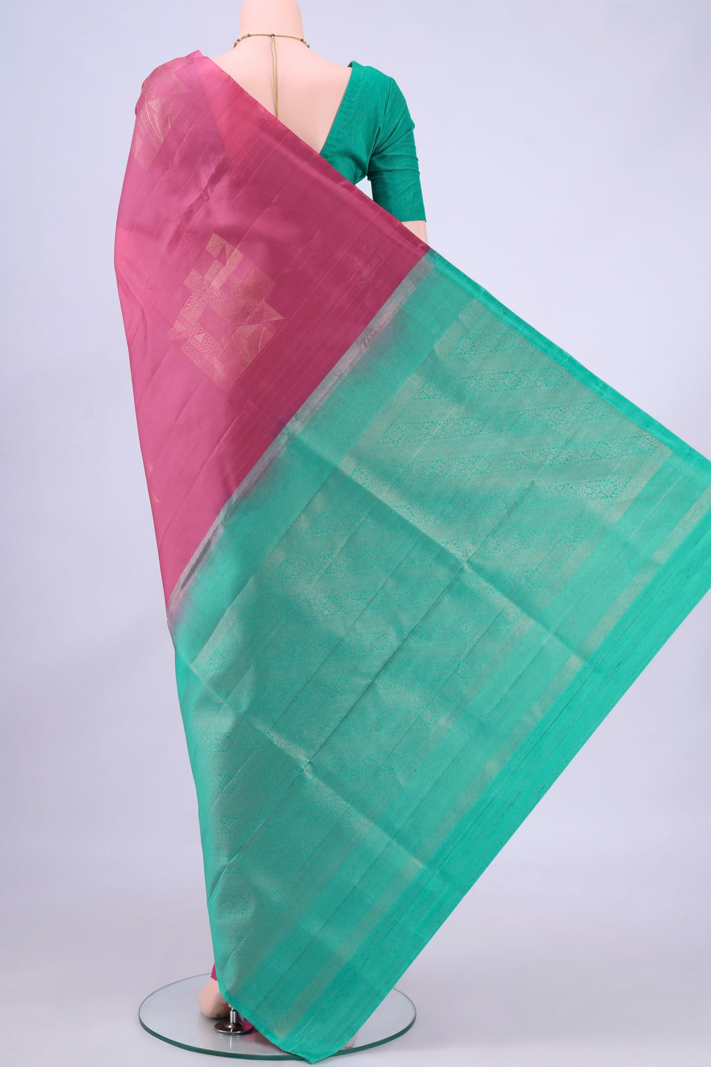 pallu body