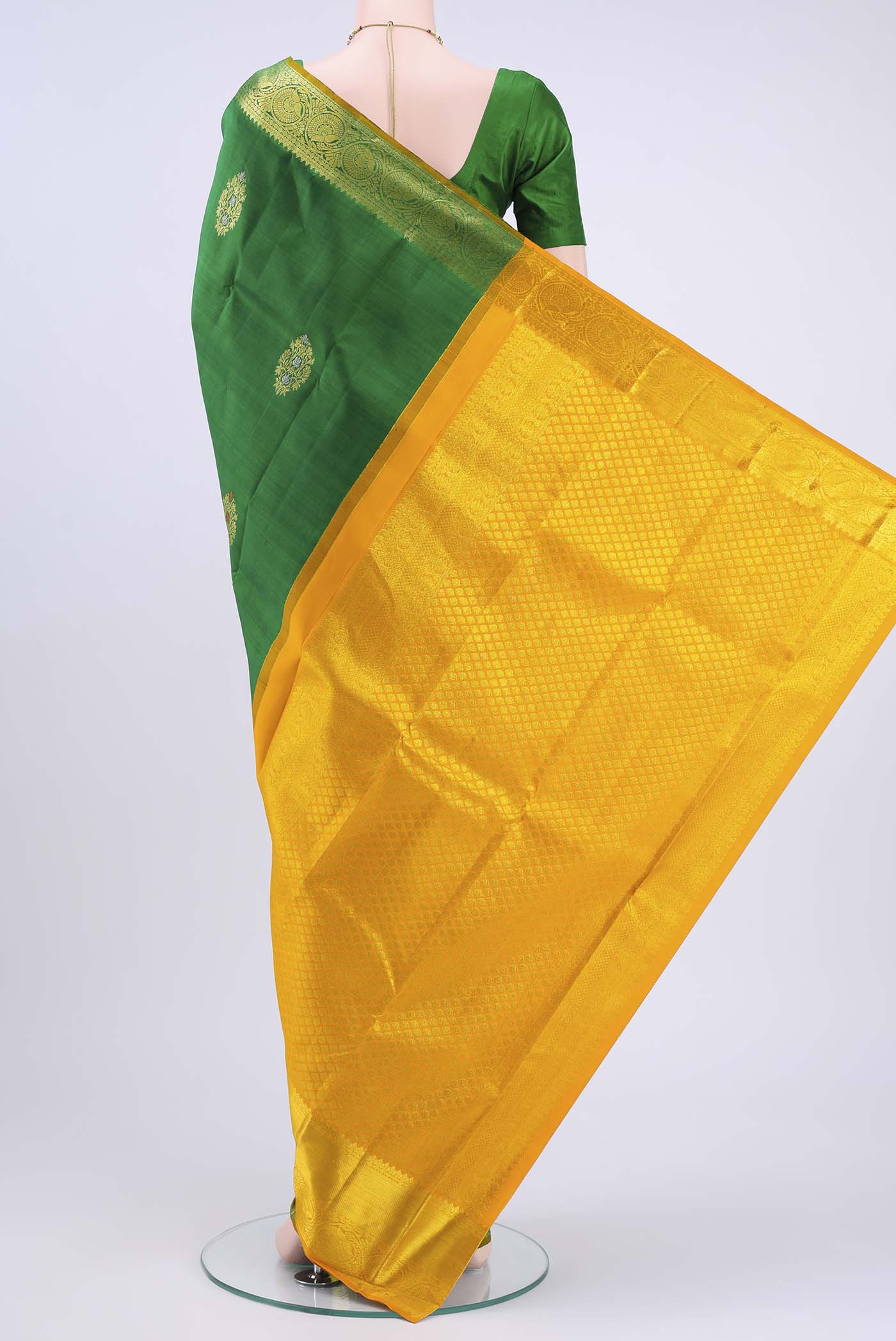 pallu body