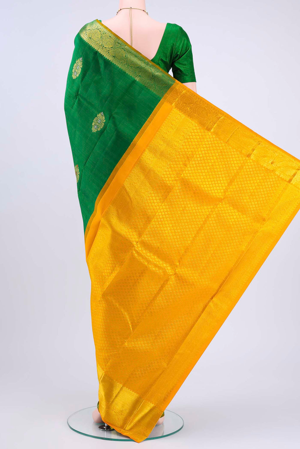 pallu body