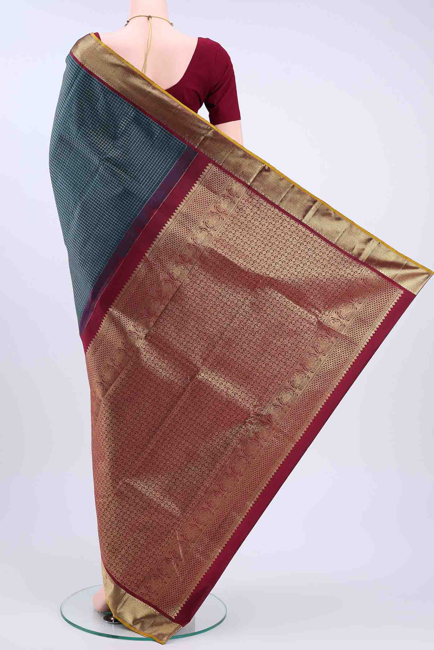 pallu body