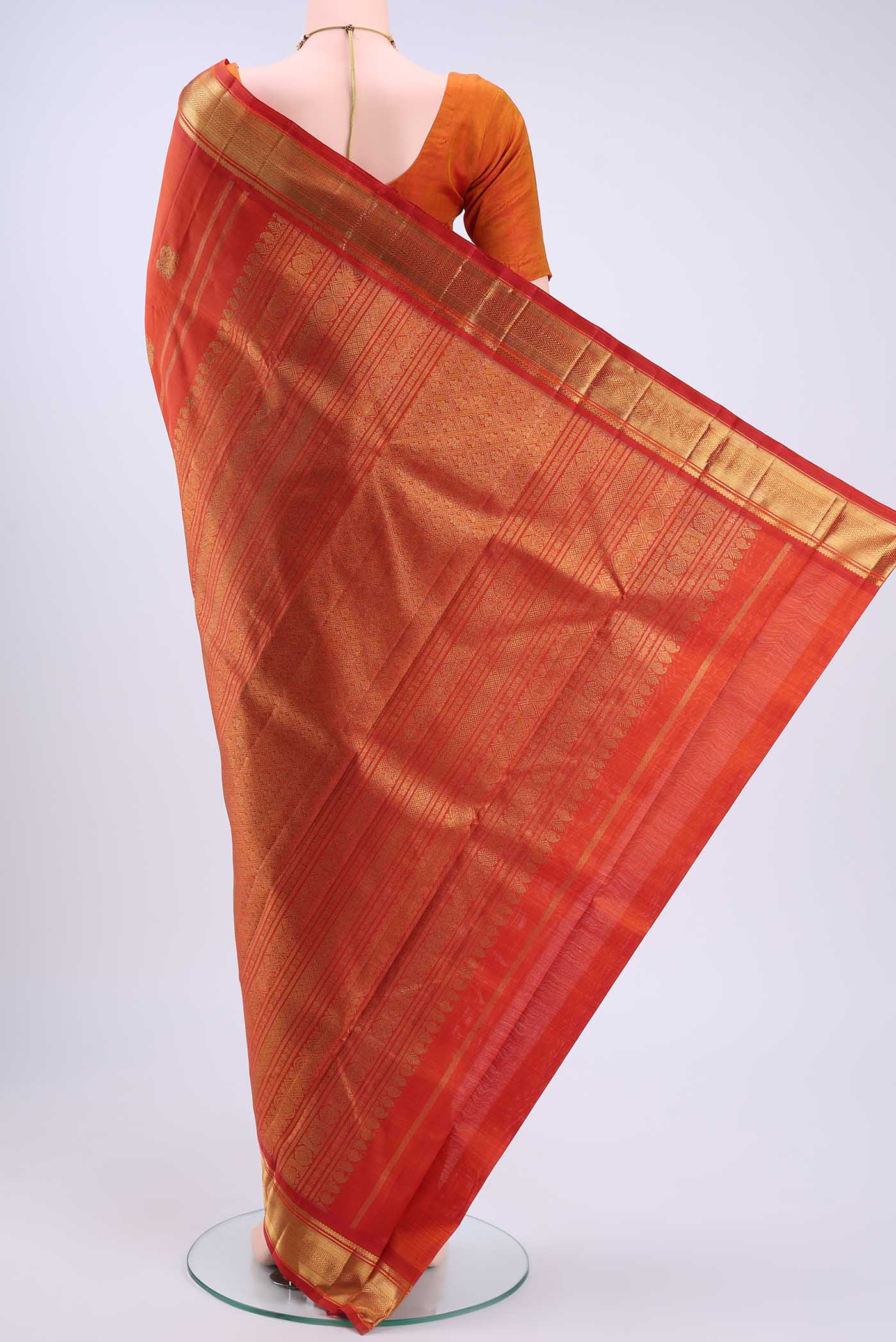 pallu body