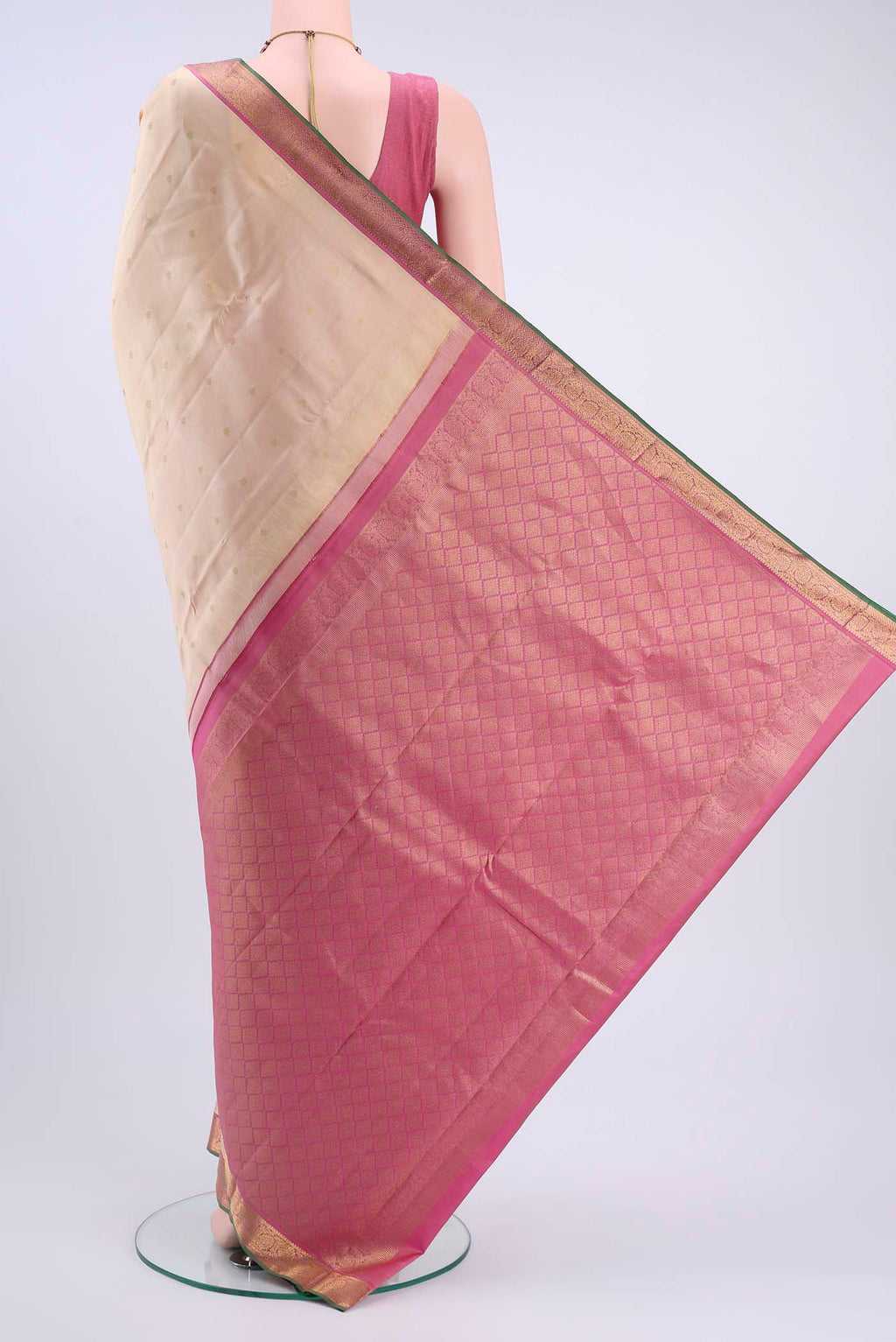 pallu body