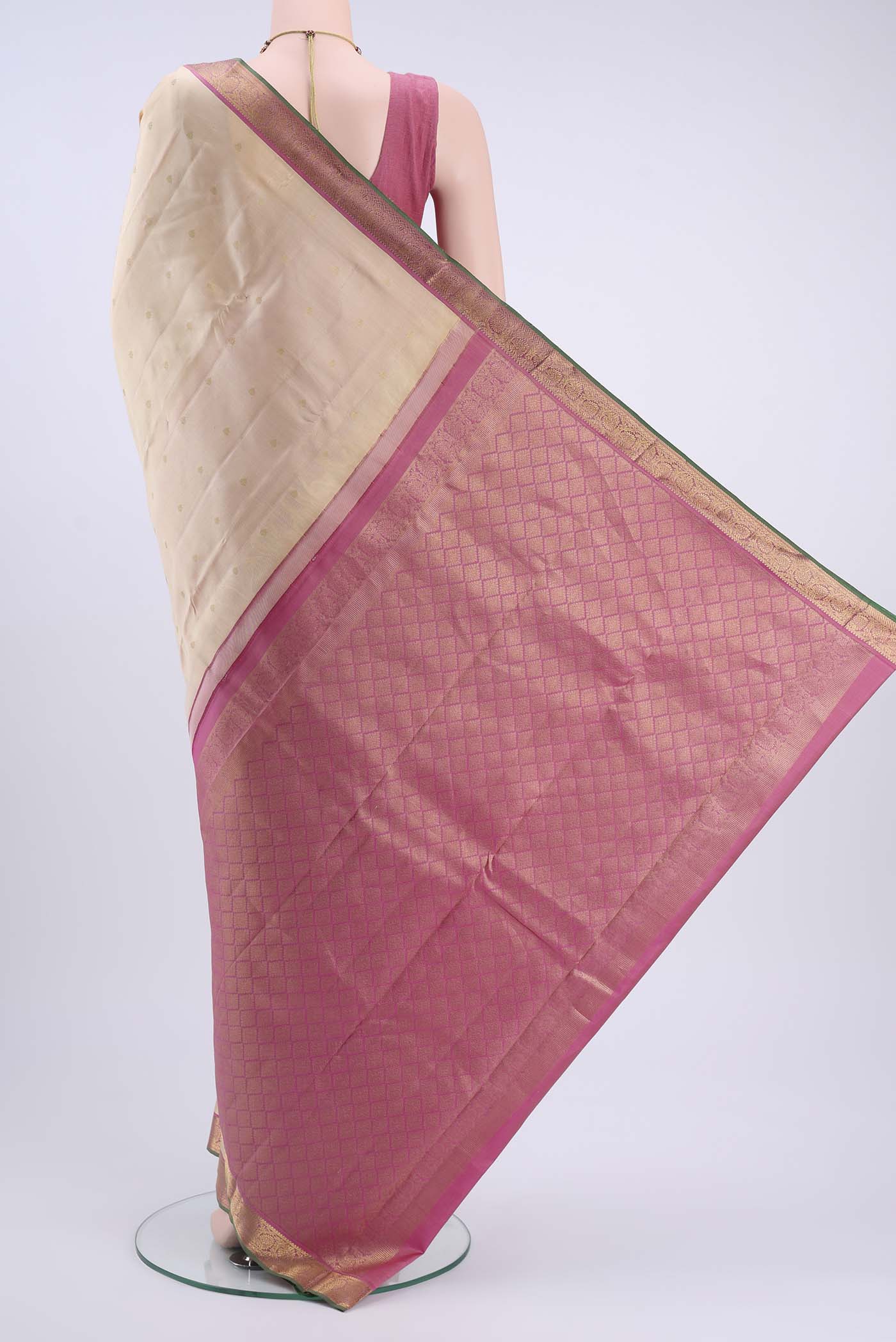 pallu body