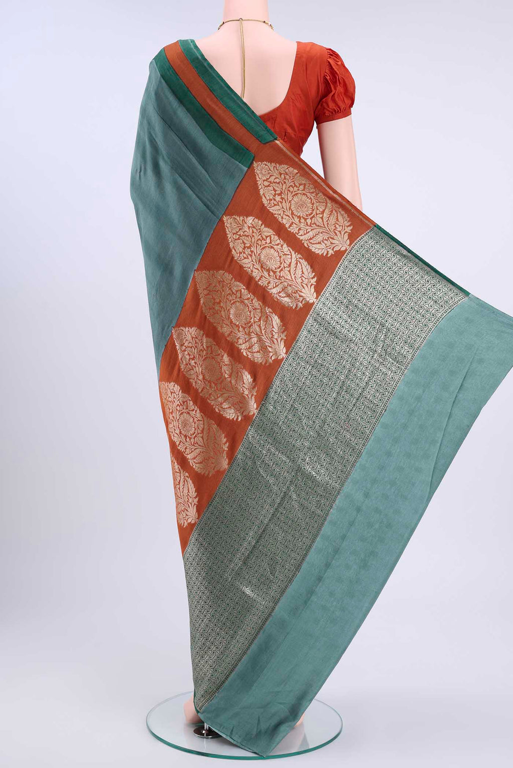 pallu body