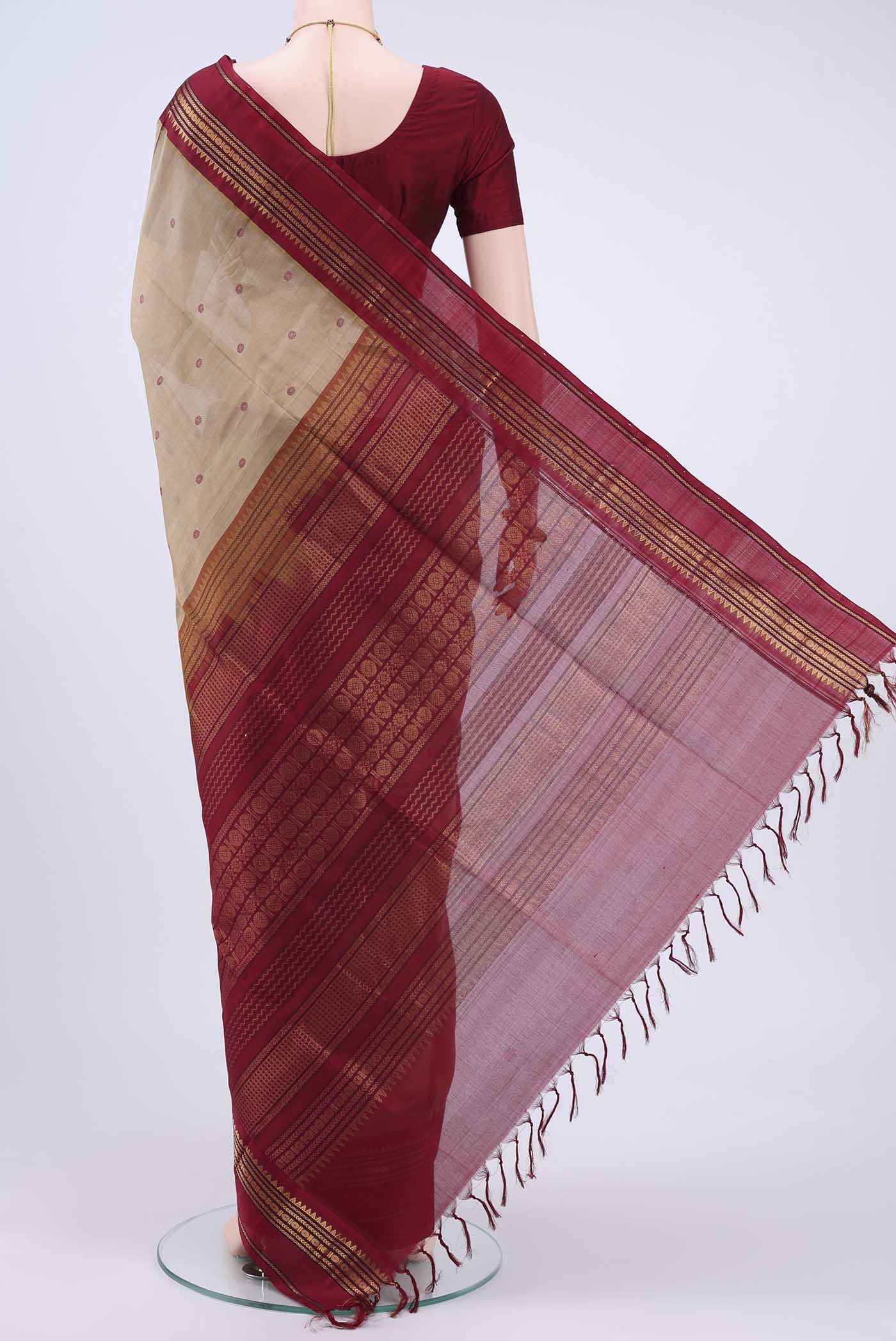 pallu body
