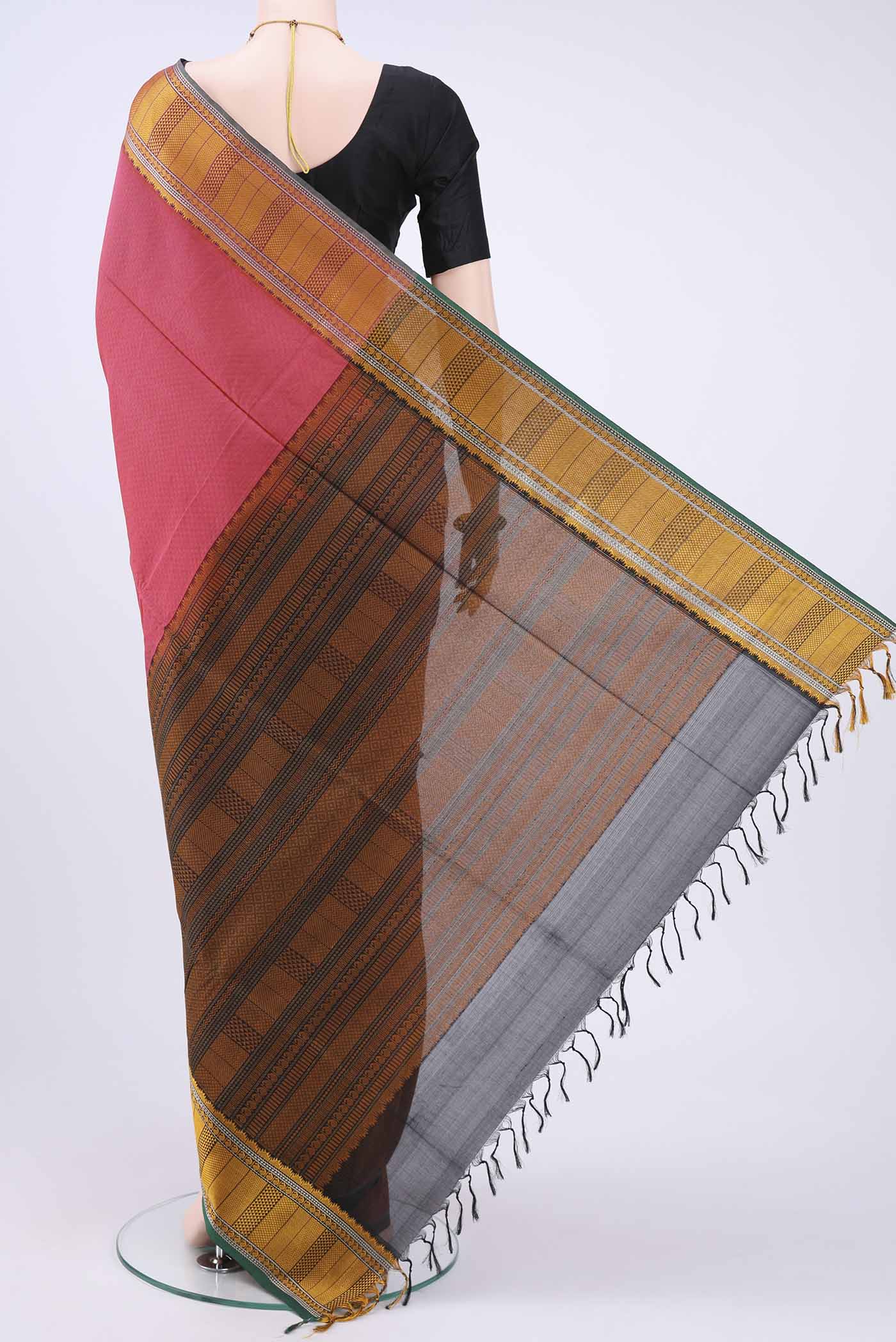 pallu body