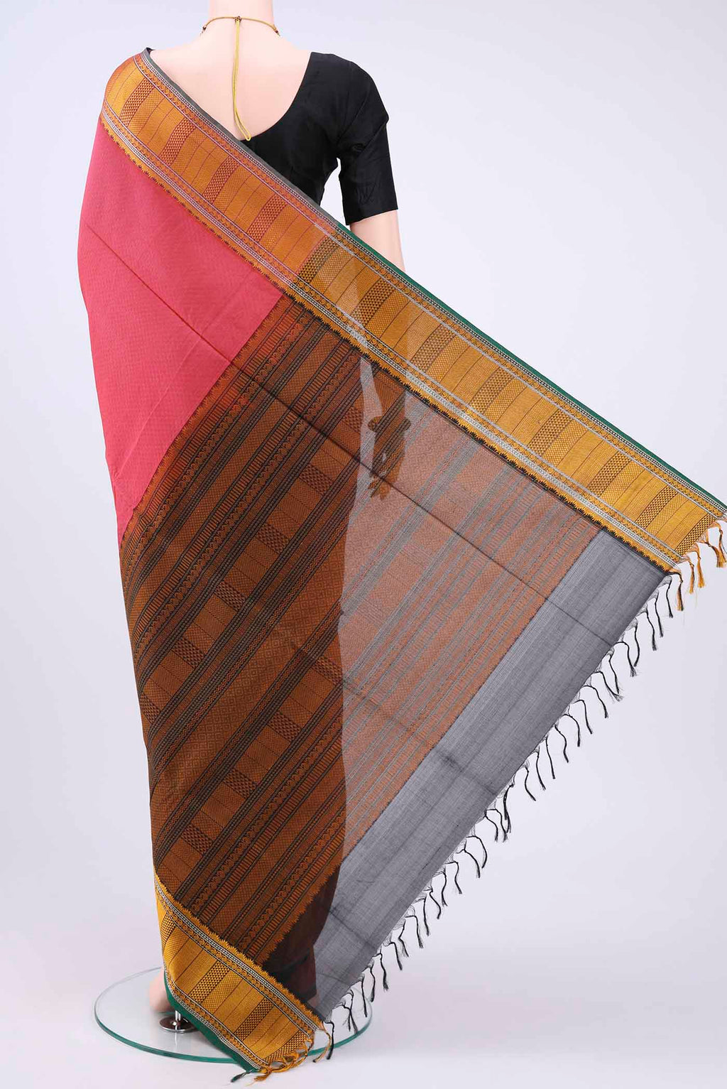 pallu body