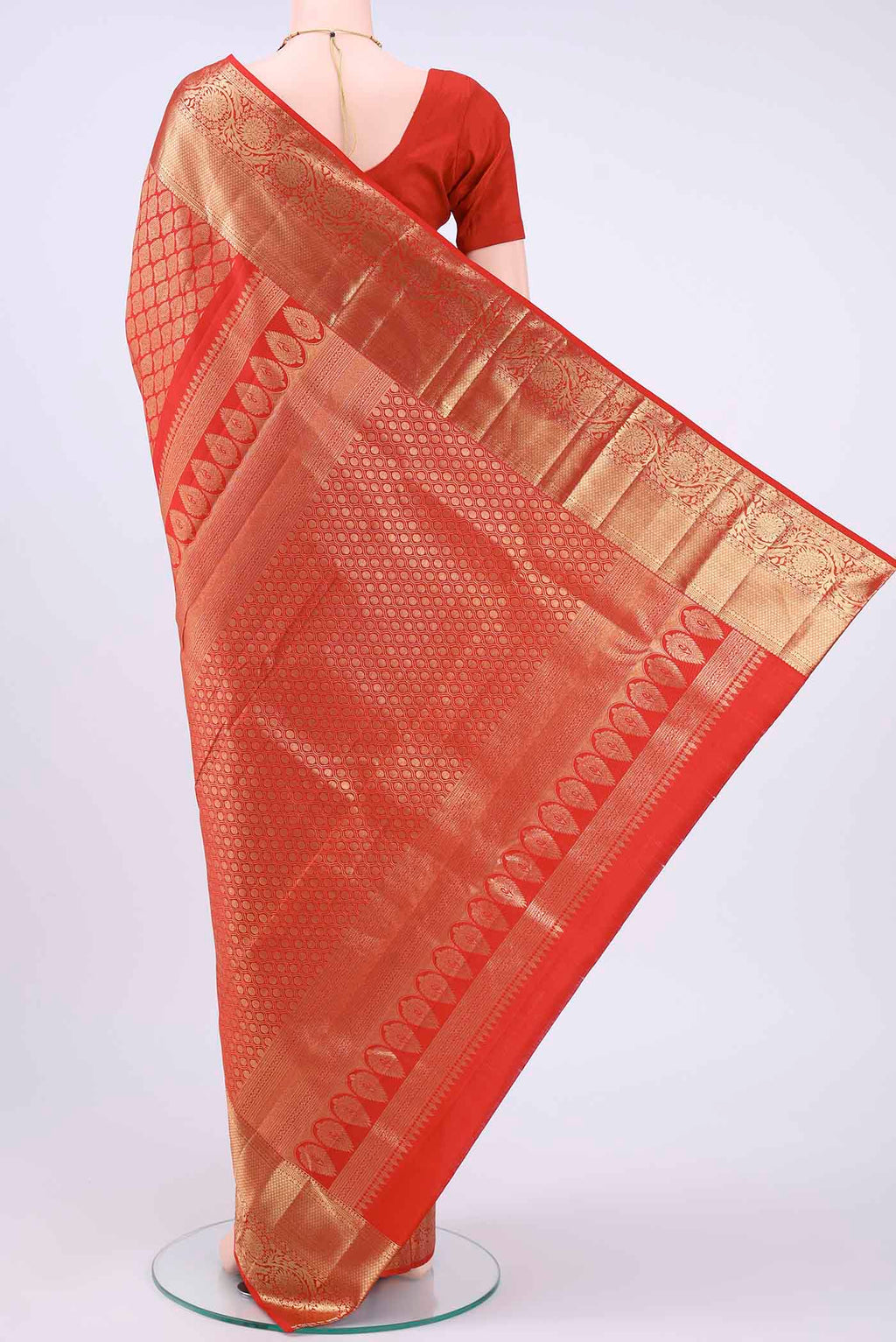 pallu body